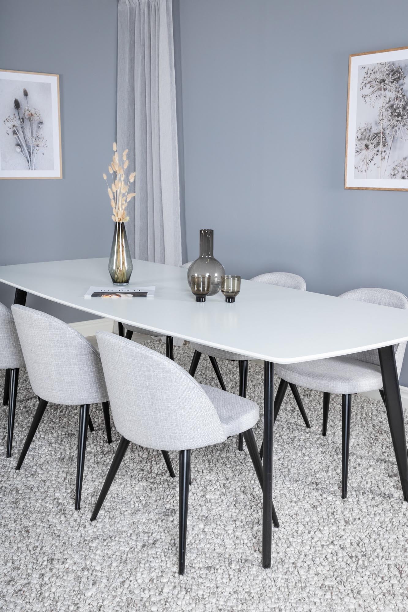 Elegantes Esszimmer Set Polar mit samtigen Velvet-Stühlen.