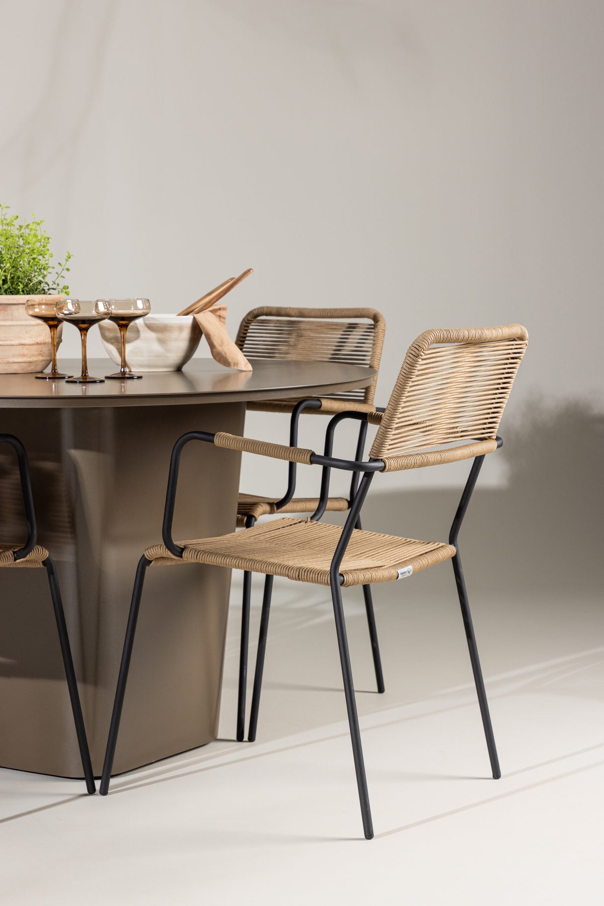Santa Fe Gartentisch Set Lindos in Braun/Schwarz/Beige präsentiert im Onlineshop von KAQTU Design AG. Gartentischset ist von Venture Home