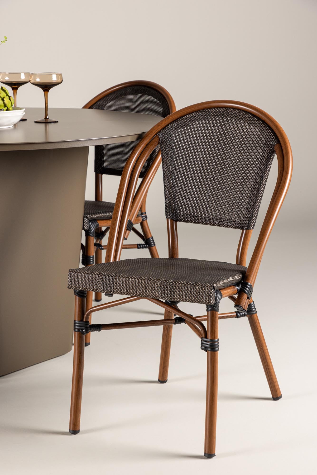 Elegantes Santa Fe Gartentisch Set Guarda von Venture Home, ideal für zeitgemässe Aussenbereiche, langlebig und stilvoll gestaltet.