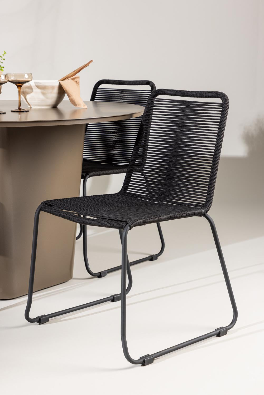 Santa Fe Gartentisch Set Lindos stapelbar in Braun schwarz präsentiert im Onlineshop von KAQTU Design AG. Gartentischset ist von Venture Home