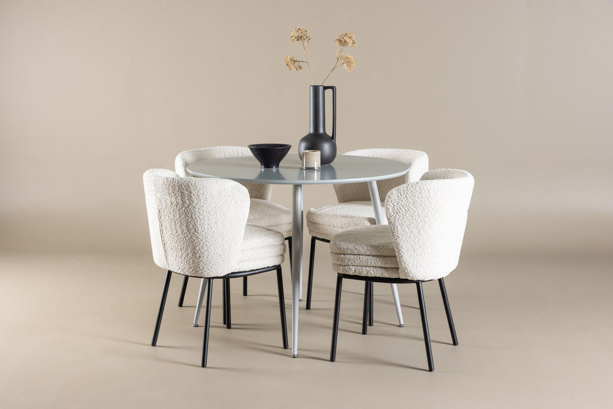 Plaza Esstisch mit Agnes Stühlen in Weiss präsentiert im Onlineshop von KAQTU Design AG. Esszimmerset ist von Venture Home