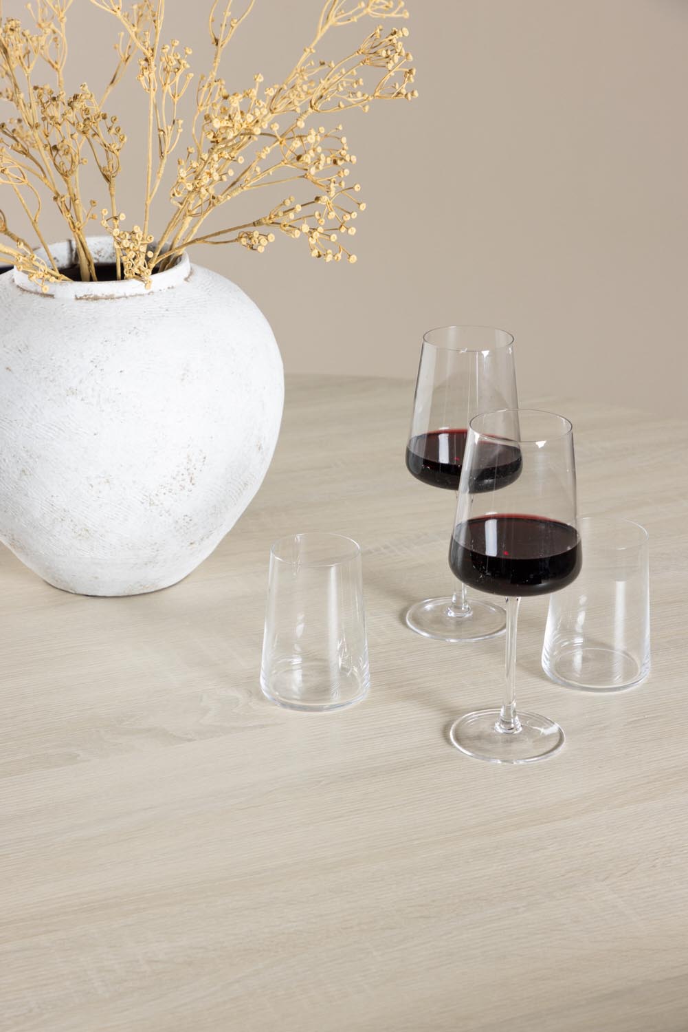 Lanzo Esstisch mit Night Stühlen in präsentiert im Onlineshop von KAQTU Design AG. Bartischset ist von Venture Home