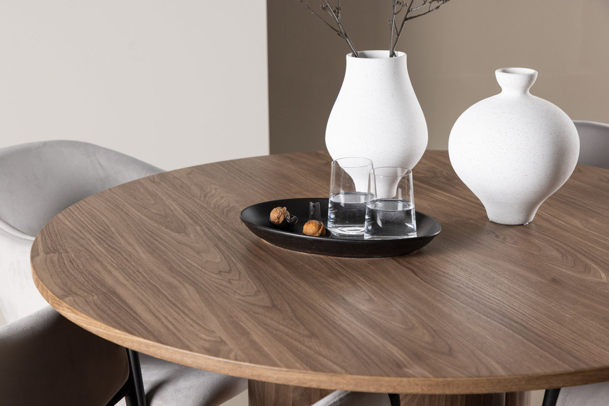 Olivia Esstisch mit Evelina Stühlen in Grau präsentiert im Onlineshop von KAQTU Design AG. Esszimmerset ist von Venture Home