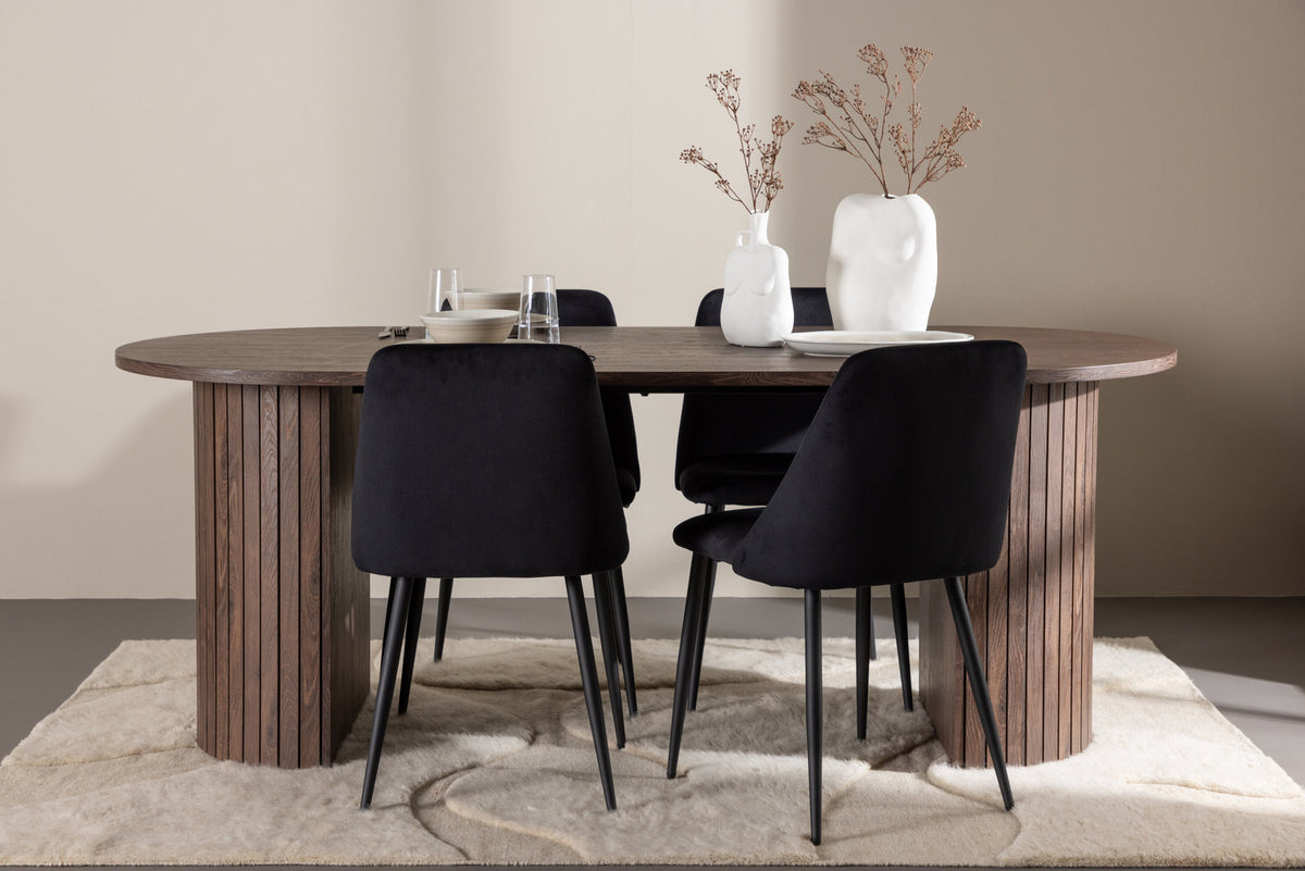 Härön Esstisch mit Night Stühlen in Schwarz präsentiert im Onlineshop von KAQTU Design AG. Esszimmerset ist von Venture Home