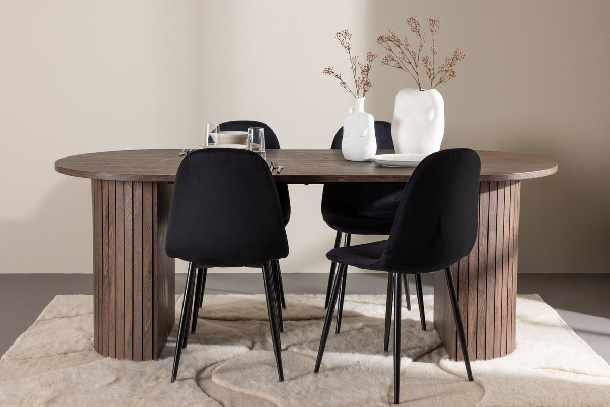 Härön Esstisch mit Polar Stühlen in Schwarz präsentiert im Onlineshop von KAQTU Design AG. Esszimmerset ist von Venture Home
