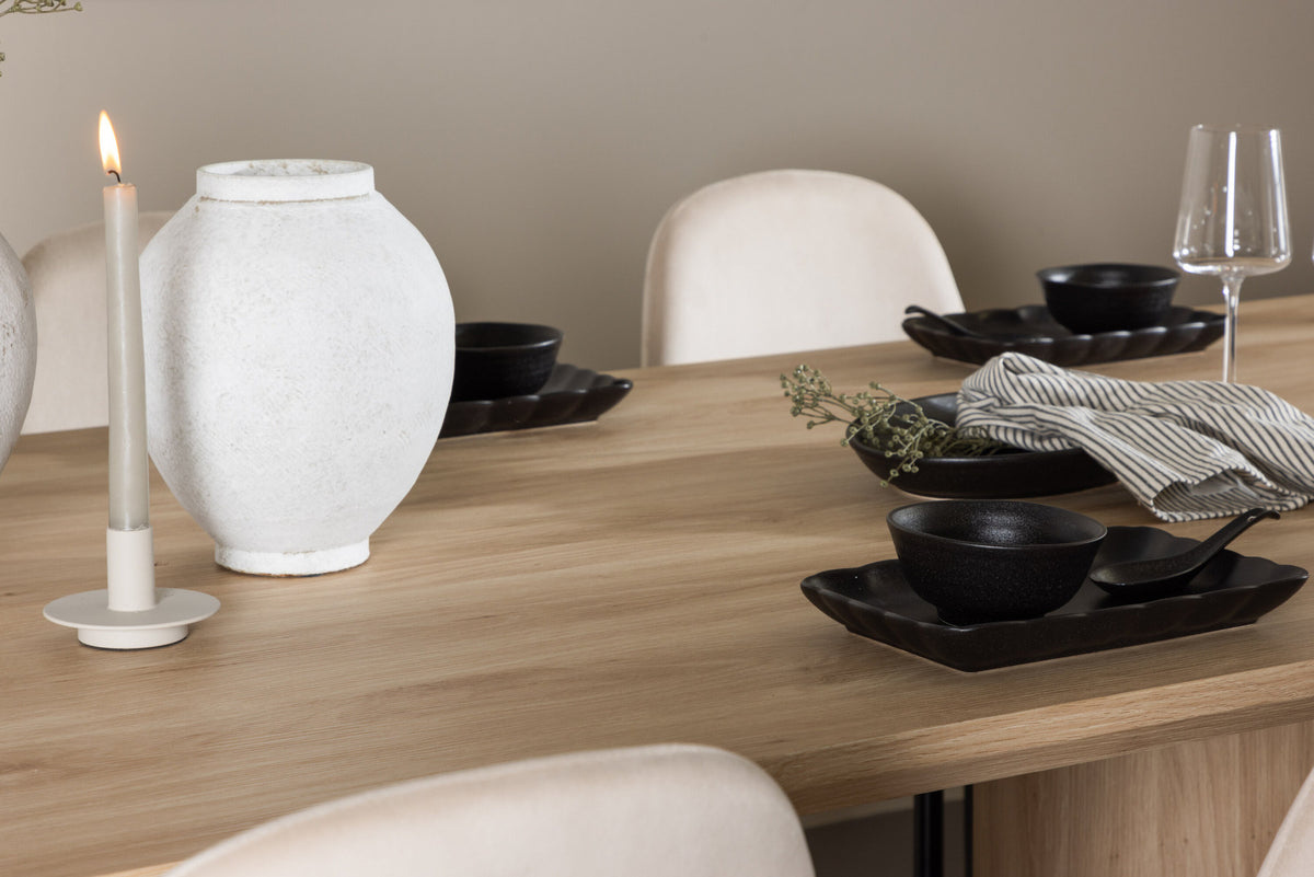 Olivia Esstisch mit Polar Stühlen in Beige präsentiert im Onlineshop von KAQTU Design AG. Esszimmerset ist von Venture Home