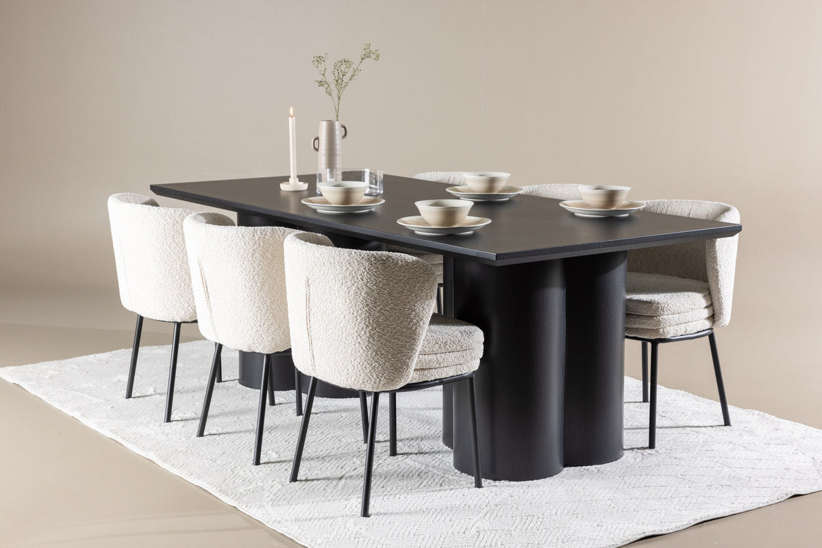 Olivia Esstisch mit Agnes Stühlen in Weiss präsentiert im Onlineshop von KAQTU Design AG. Esszimmerset ist von Venture Home