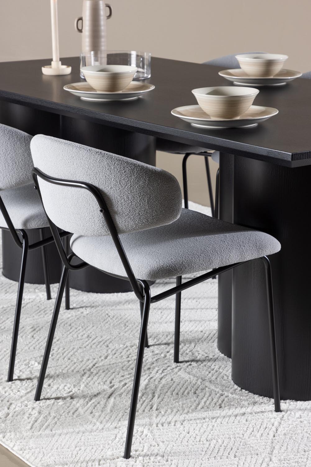 Esstisch Olivia mit Stühlen Chico in präsentiert im Onlineshop von KAQTU Design AG. Esszimmerset ist von Venture Home