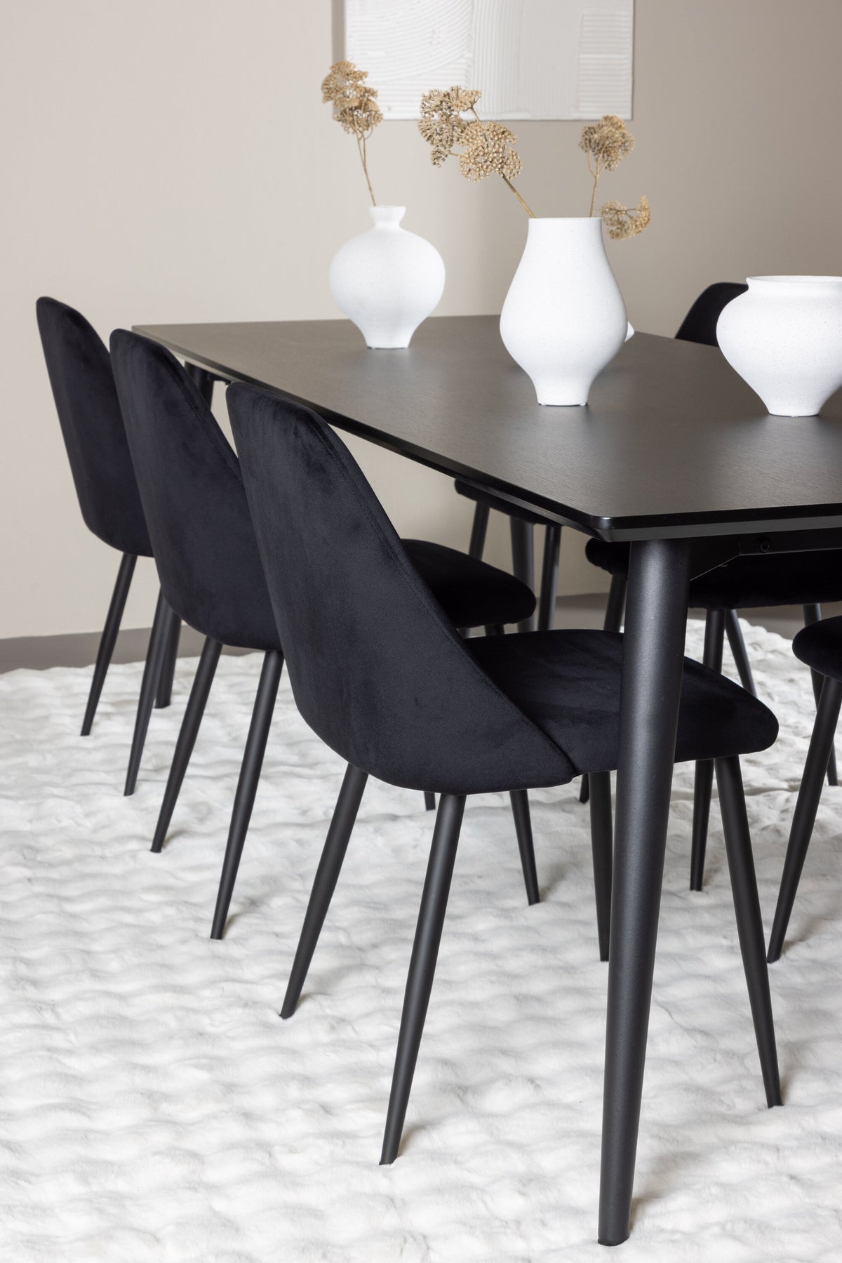 Esstisch Ellis mit Night Stühlen in präsentiert im Onlineshop von KAQTU Design AG. Esszimmerset ist von Venture Home