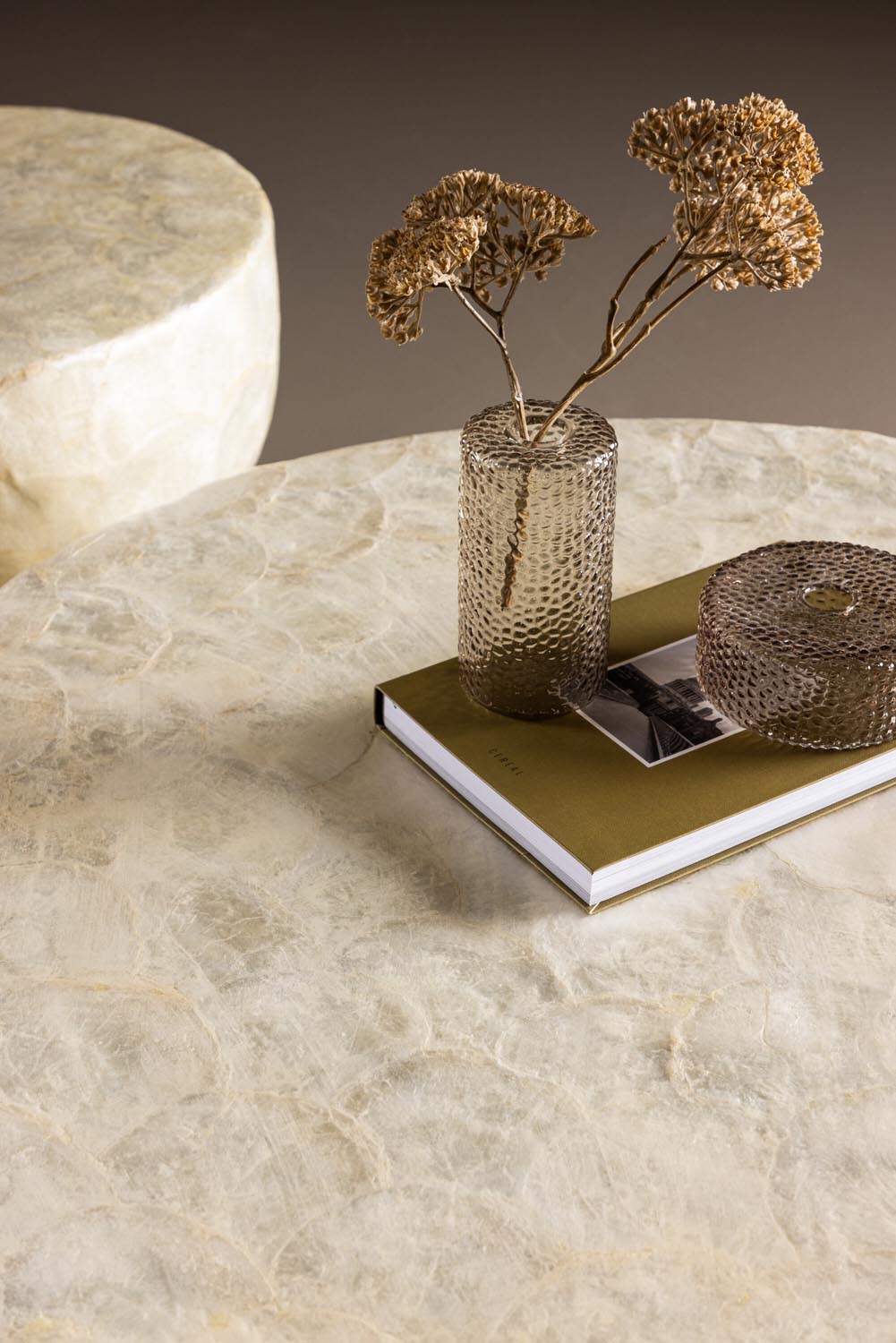 Sandön Beistelltisch in Hellgrau präsentiert im Onlineshop von KAQTU Design AG. Beistelltisch ist von Vind