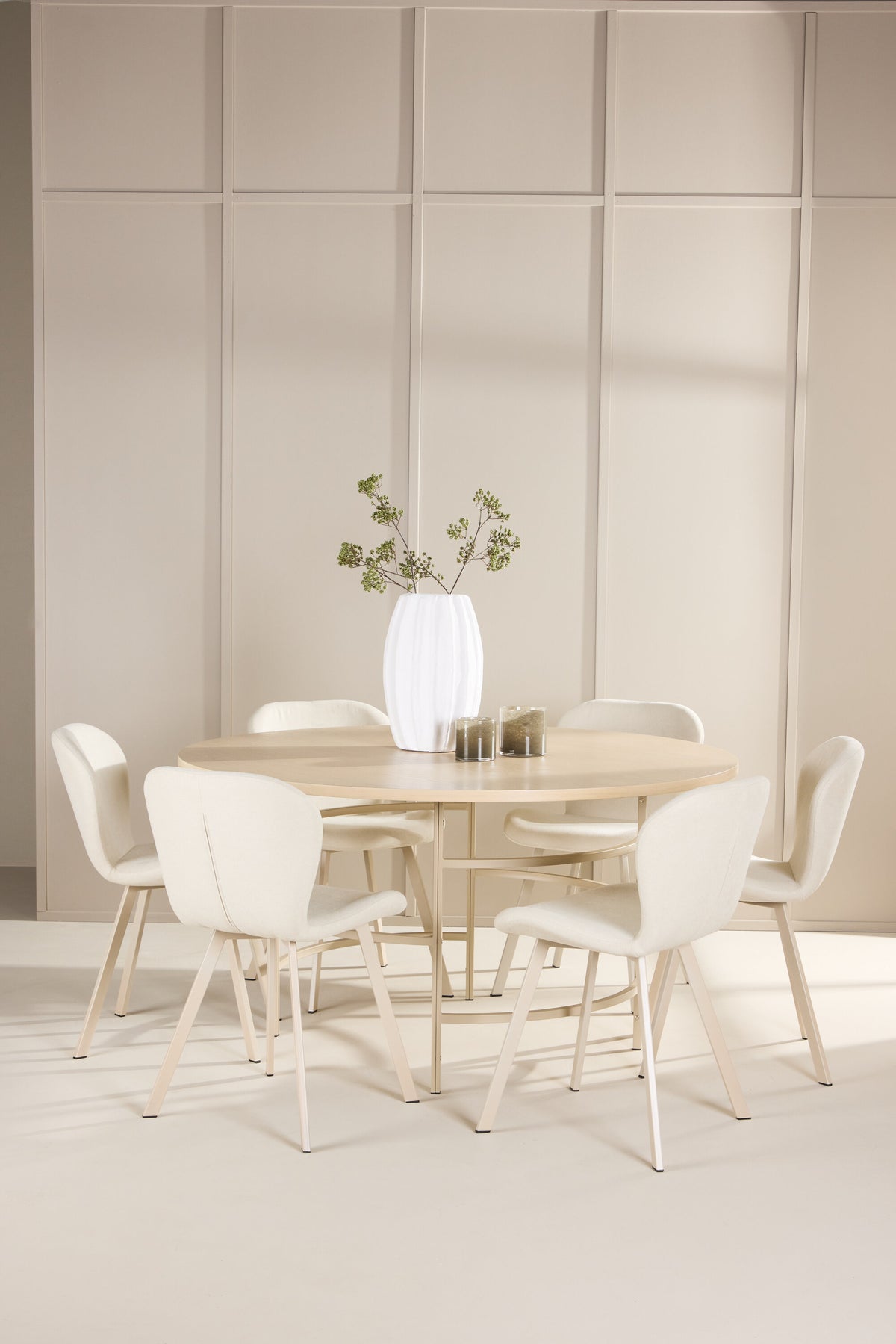 Esstisch Copenhagen mit Lilja Stuhl in White Wash präsentiert im Onlineshop von KAQTU Design AG. Esszimmerset ist von Venture Home