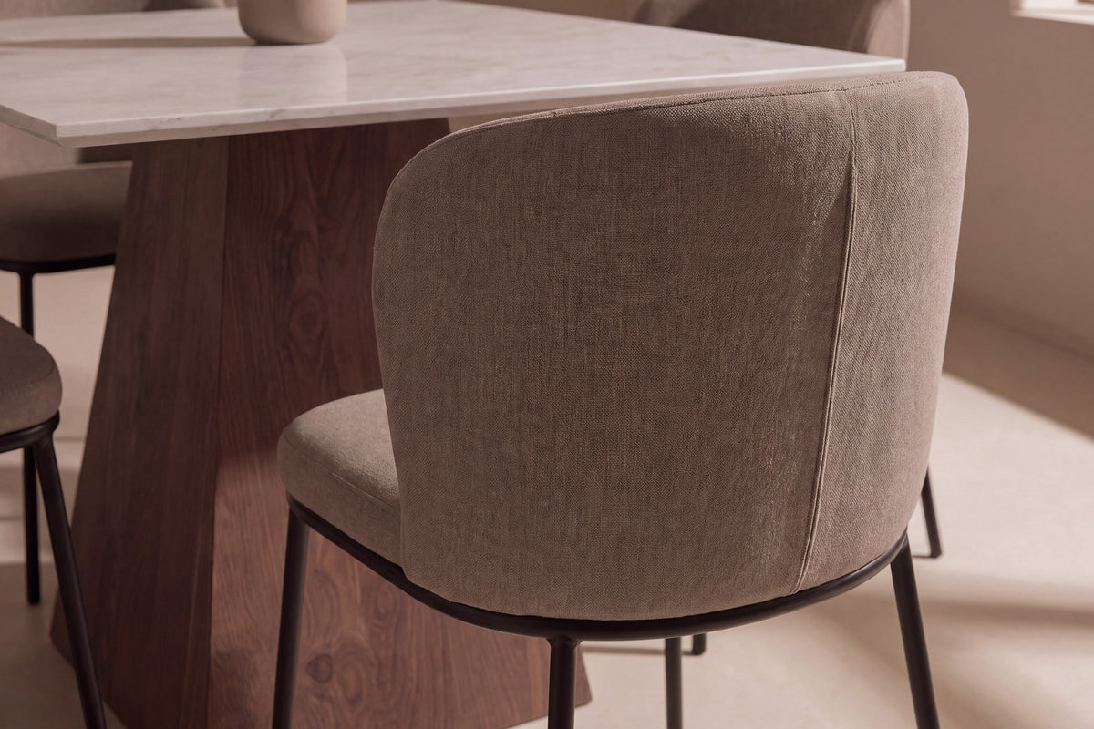 Essgruppe Cael mit Stühlen Edina in Braun präsentiert im Onlineshop von KAQTU Design AG. Esszimmerset ist von Venture Home