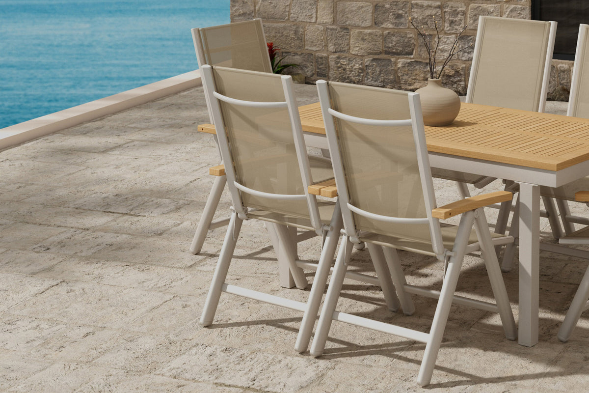 Panama Esstisch mit Panama Stühlen in Beige präsentiert im Onlineshop von KAQTU Design AG. Gartentischset ist von Venture Home