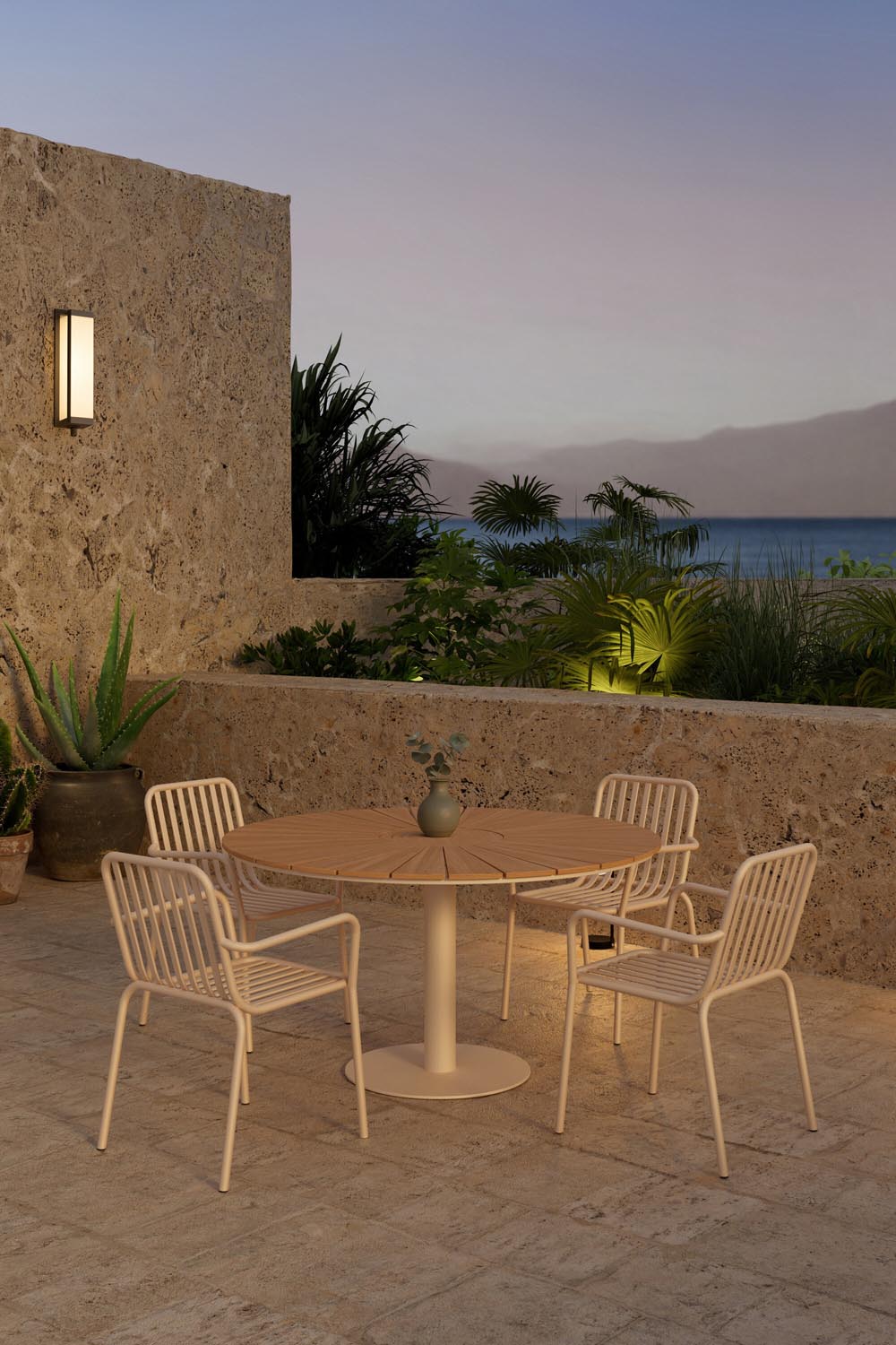 Esstisch Croft mit Peking Stühlen in präsentiert im Onlineshop von KAQTU Design AG. Gartentischset ist von Venture Home