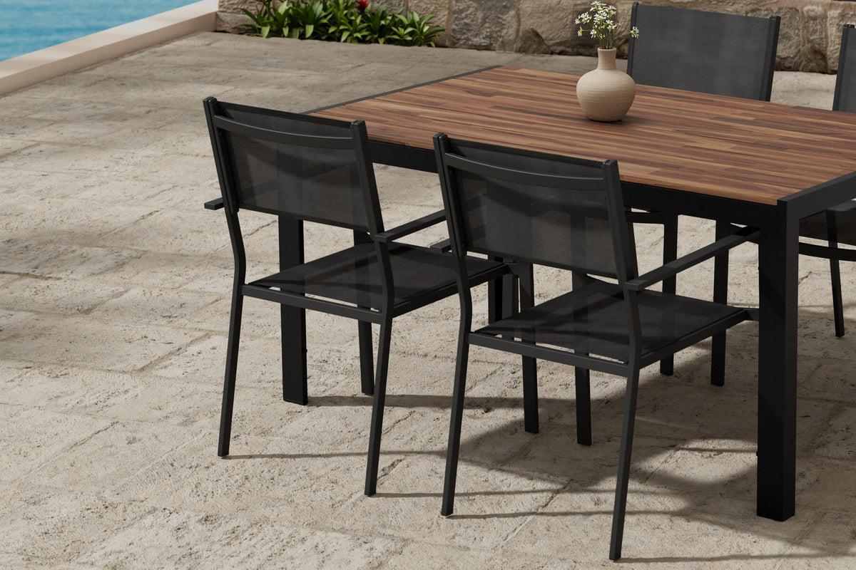 Esstisch mit Copacabana Stühlen in Schwarz präsentiert im Onlineshop von KAQTU Design AG. Gartentischset ist von Venture Home