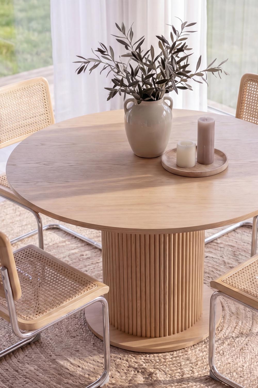 Reko Esstisch mit Robert Stühlen in präsentiert im Onlineshop von KAQTU Design AG. Bartischset ist von Venture Home