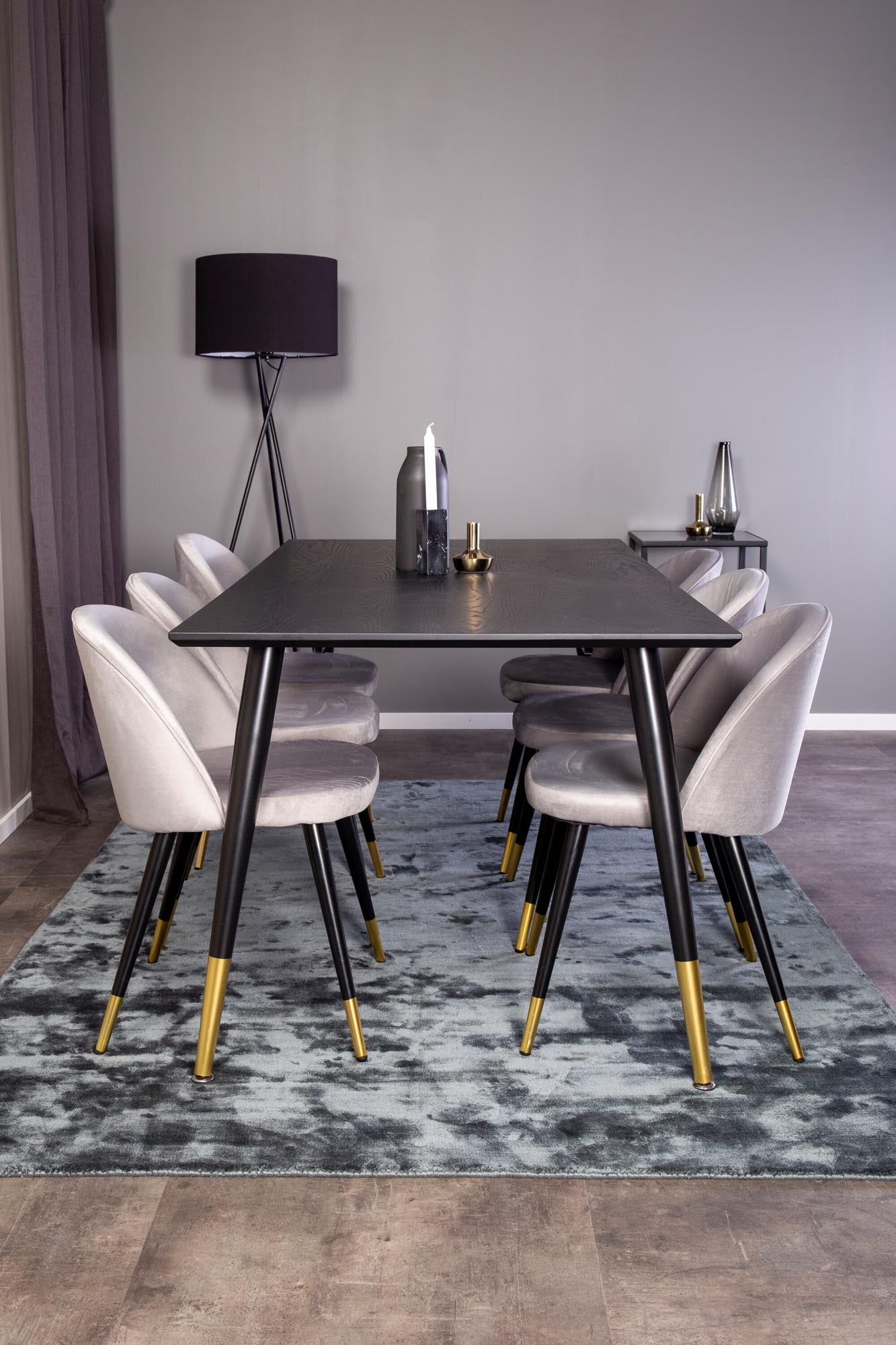 Elegantes Dipp Esszimmerset von Venture Home, 180 cm für 6 Personen. Hochwertige Samtstühle bieten Komfort und Stil für jeden Anlass.