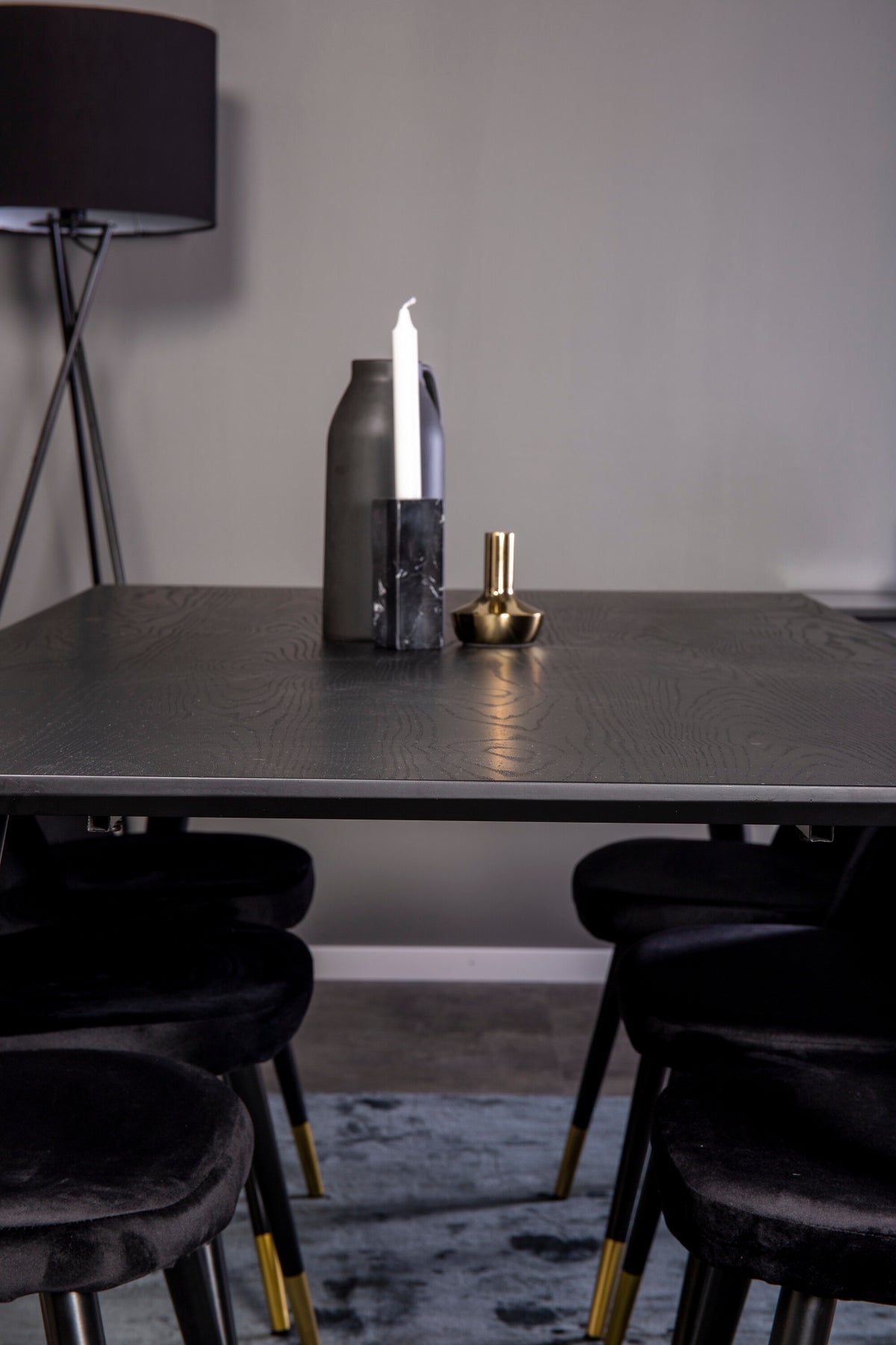 Dipp Esszimmerset + Velvet 180cm/6St. in Schwarz / Gold präsentiert im Onlineshop von KAQTU Design AG. Esszimmerset ist von Venture Home