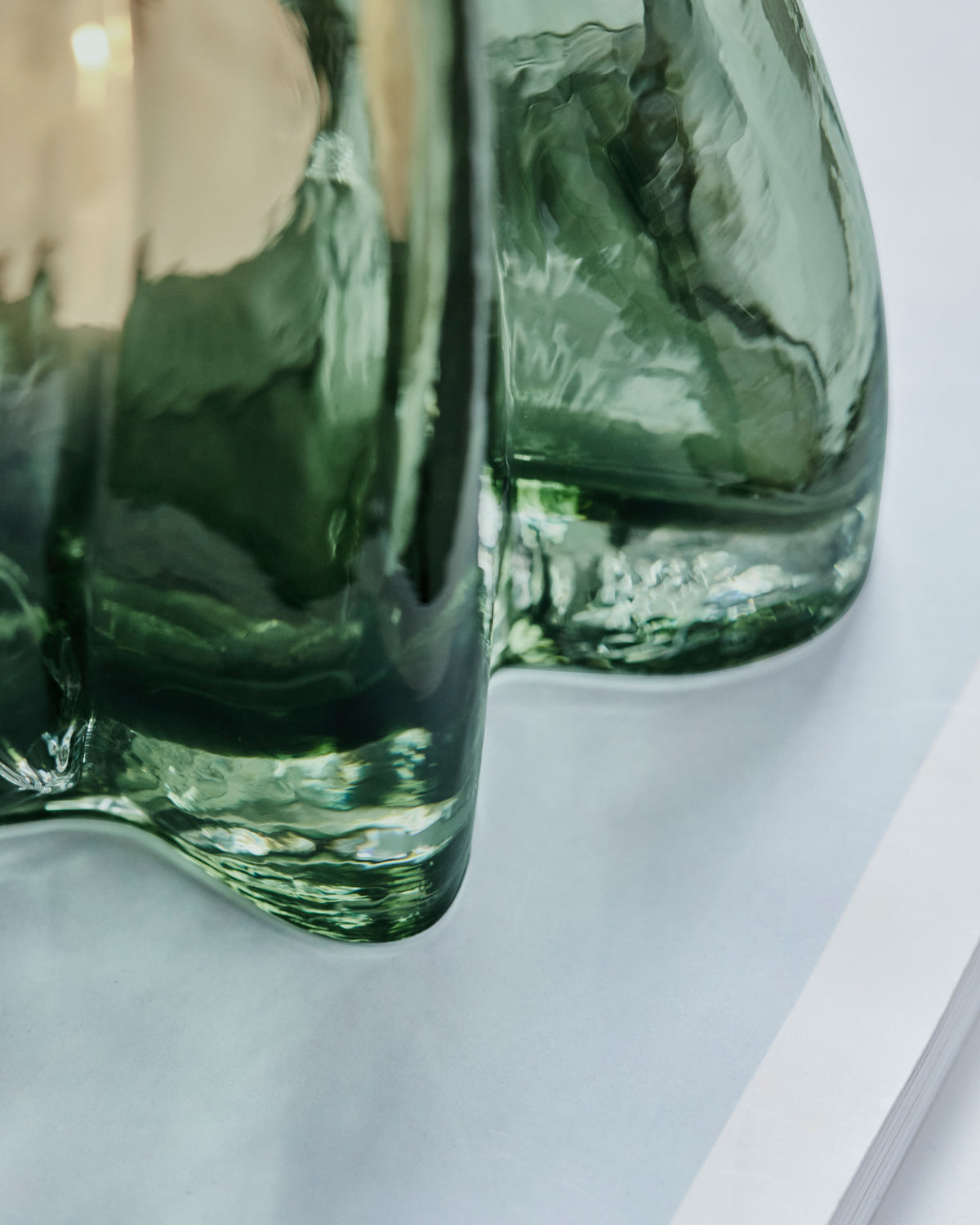 Grüner Teelichthalter HDCurva aus Glas von House Doctor, Kerzenständer für ein Teelicht