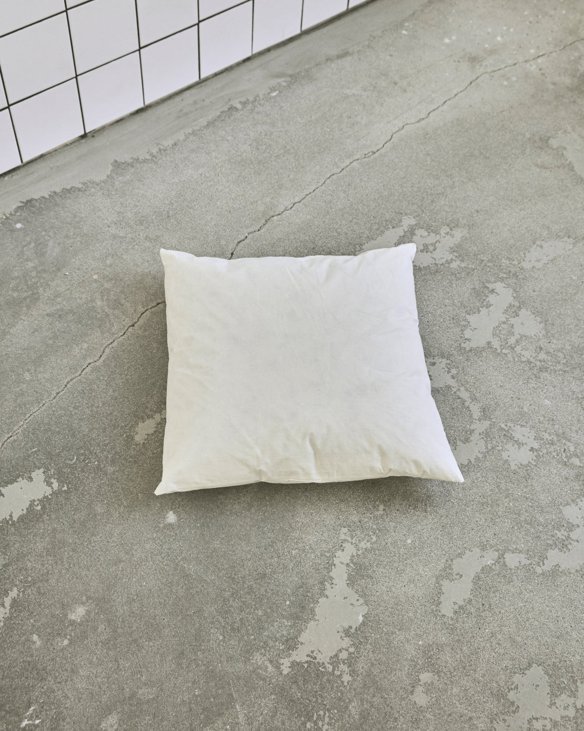 Kissenfüllung in Weiss präsentiert im Onlineshop von KAQTU Design AG. Kissenfüllung ist von House Doctor