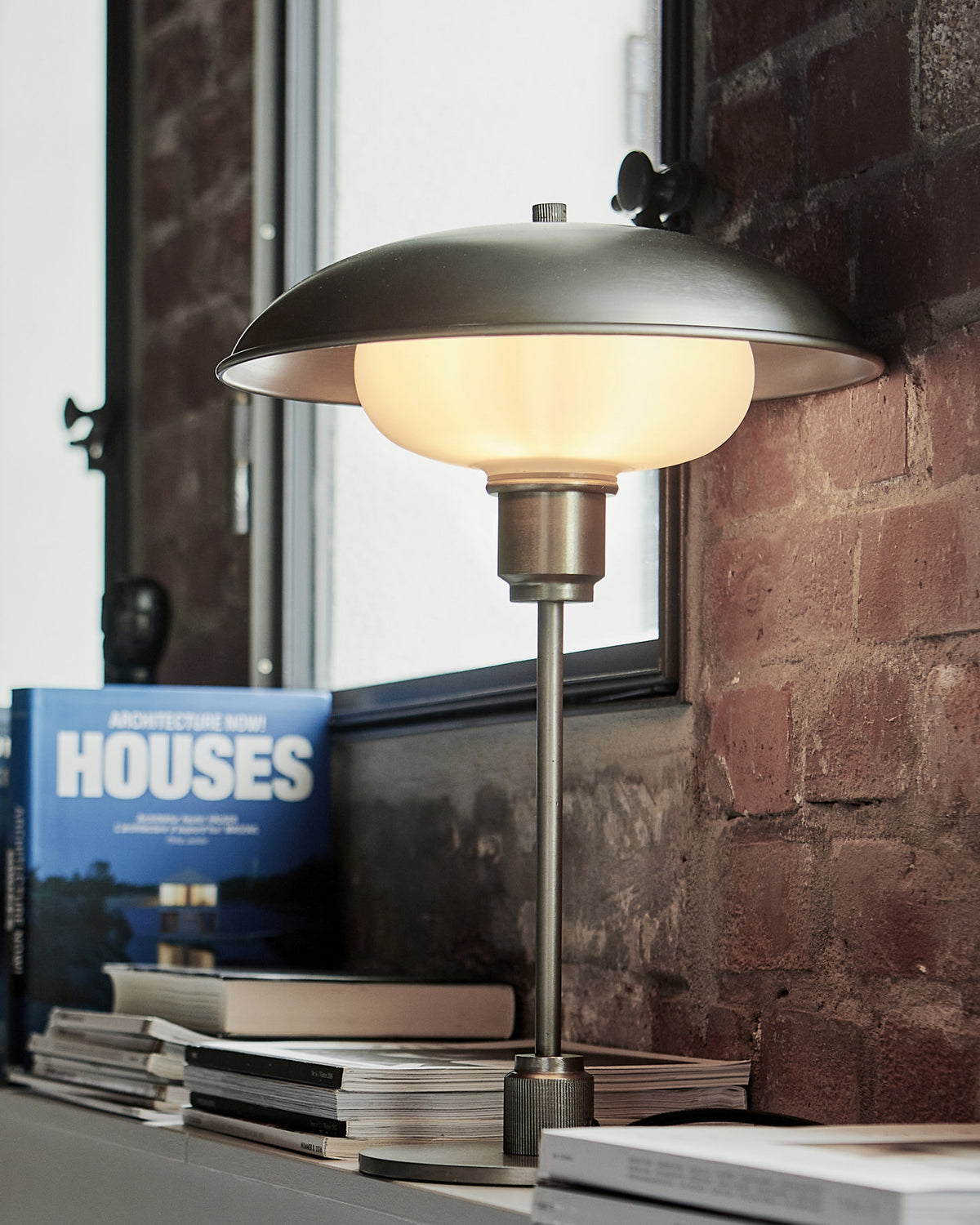 Tischleuchte HDBoston in Gunmetal-Grau aus Eisen, klassische Form mit Industrial-Look