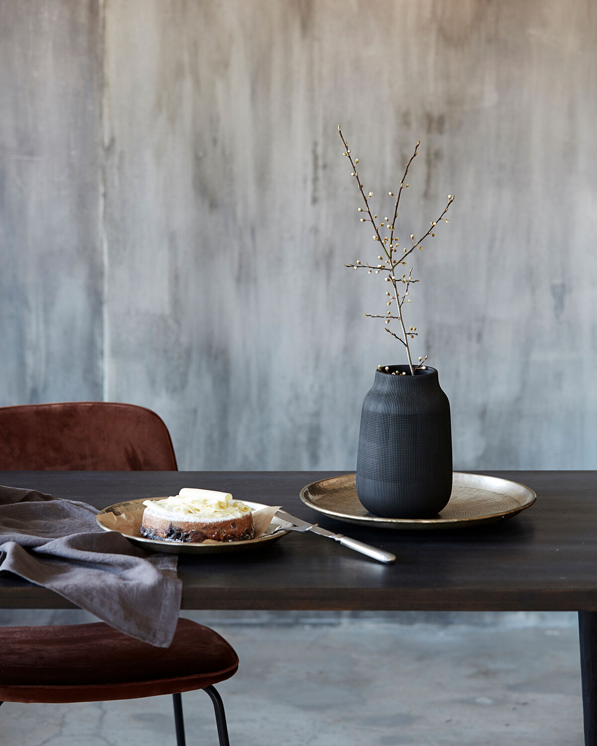 Vase, Groove in Schwarz präsentiert im Onlineshop von KAQTU Design AG. Vase ist von House Doctor