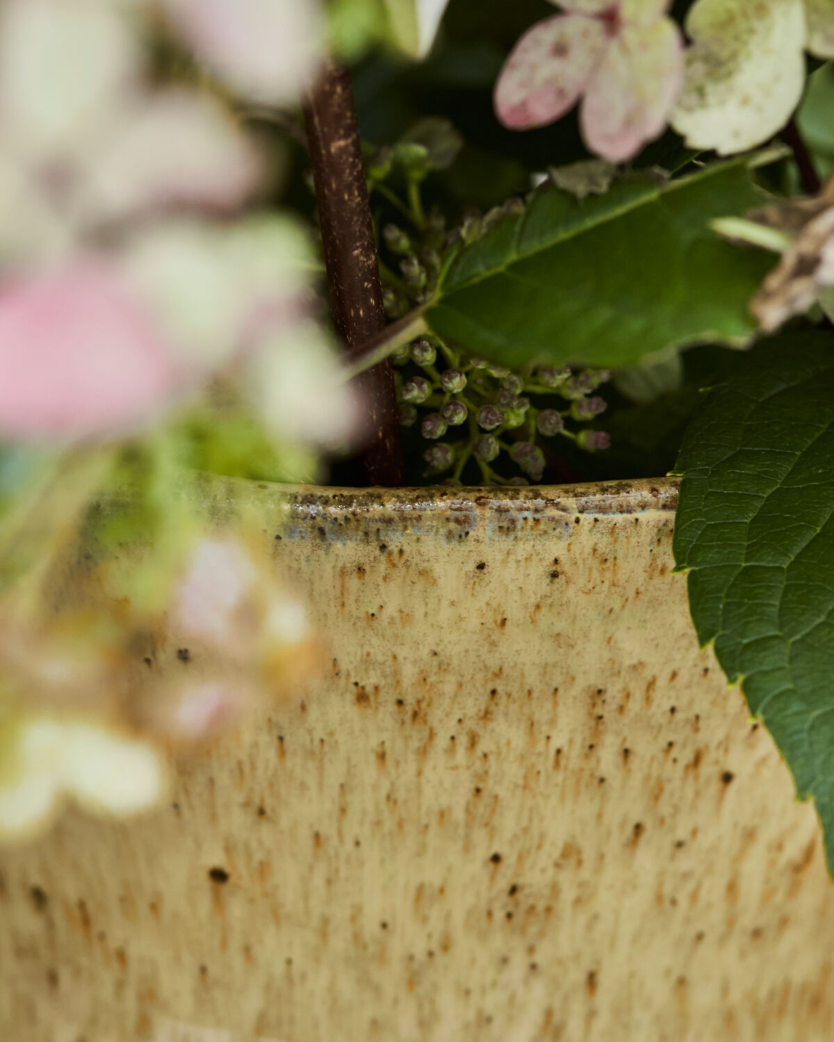 Vase, HDCorp, Beige in Beige präsentiert im Onlineshop von KAQTU Design AG. Vase ist von House Doctor