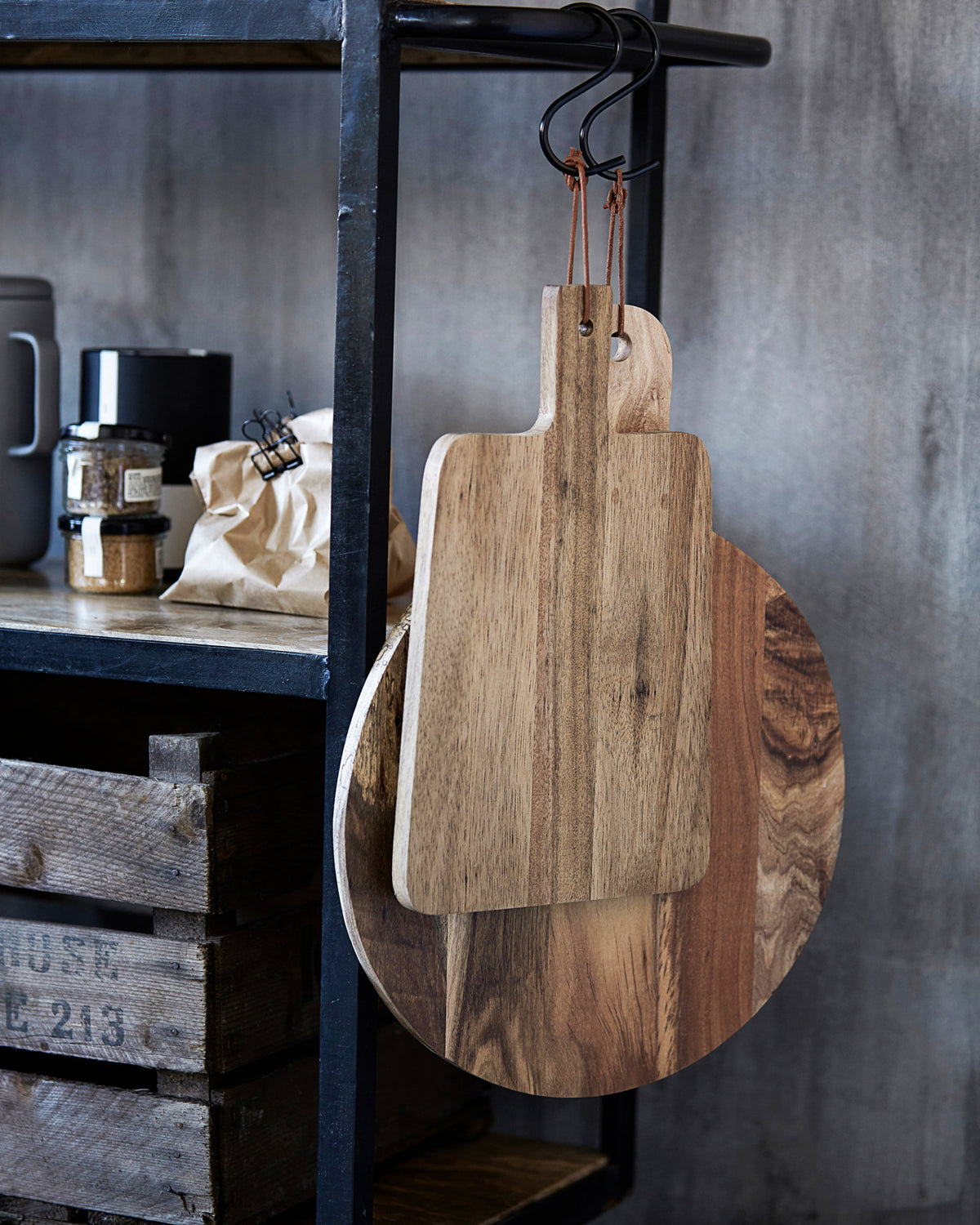 Schneidebrett, Walnut in Natur präsentiert im Onlineshop von KAQTU Design AG. Schneidbrett ist von House Doctor