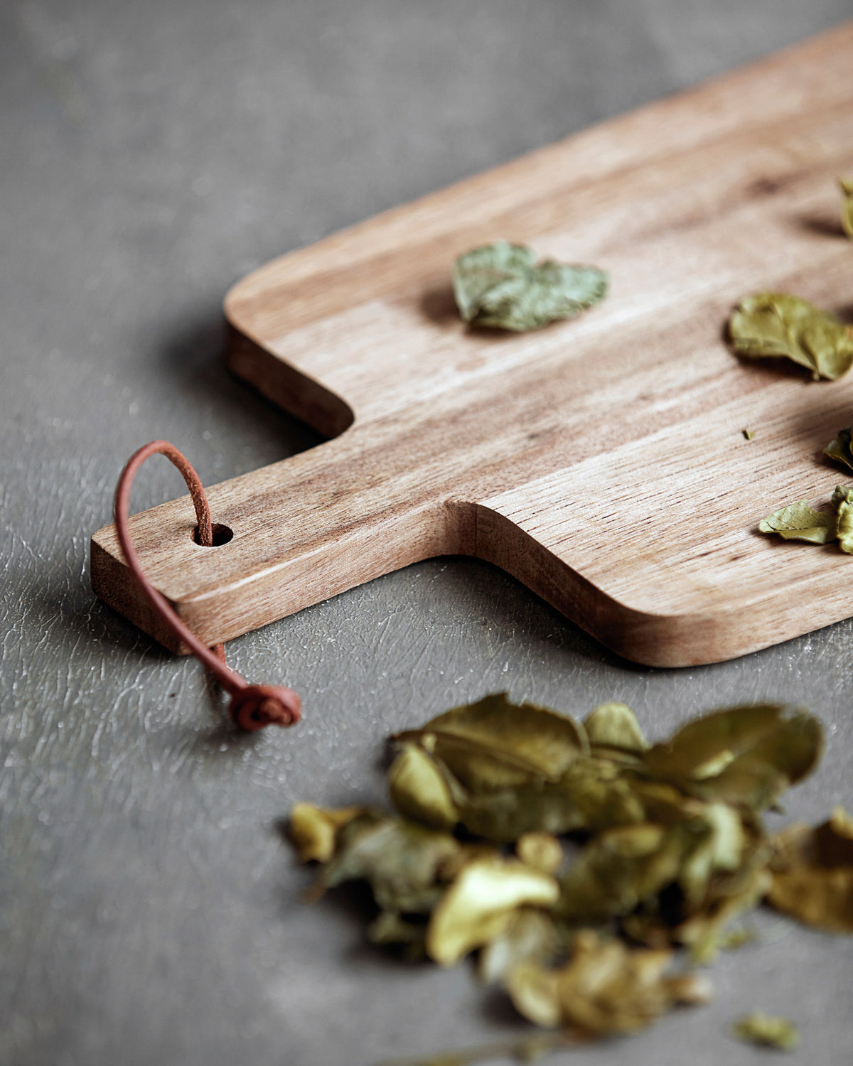 Schneidebrett, Walnut in Natur präsentiert im Onlineshop von KAQTU Design AG. Schneidbrett ist von House Doctor
