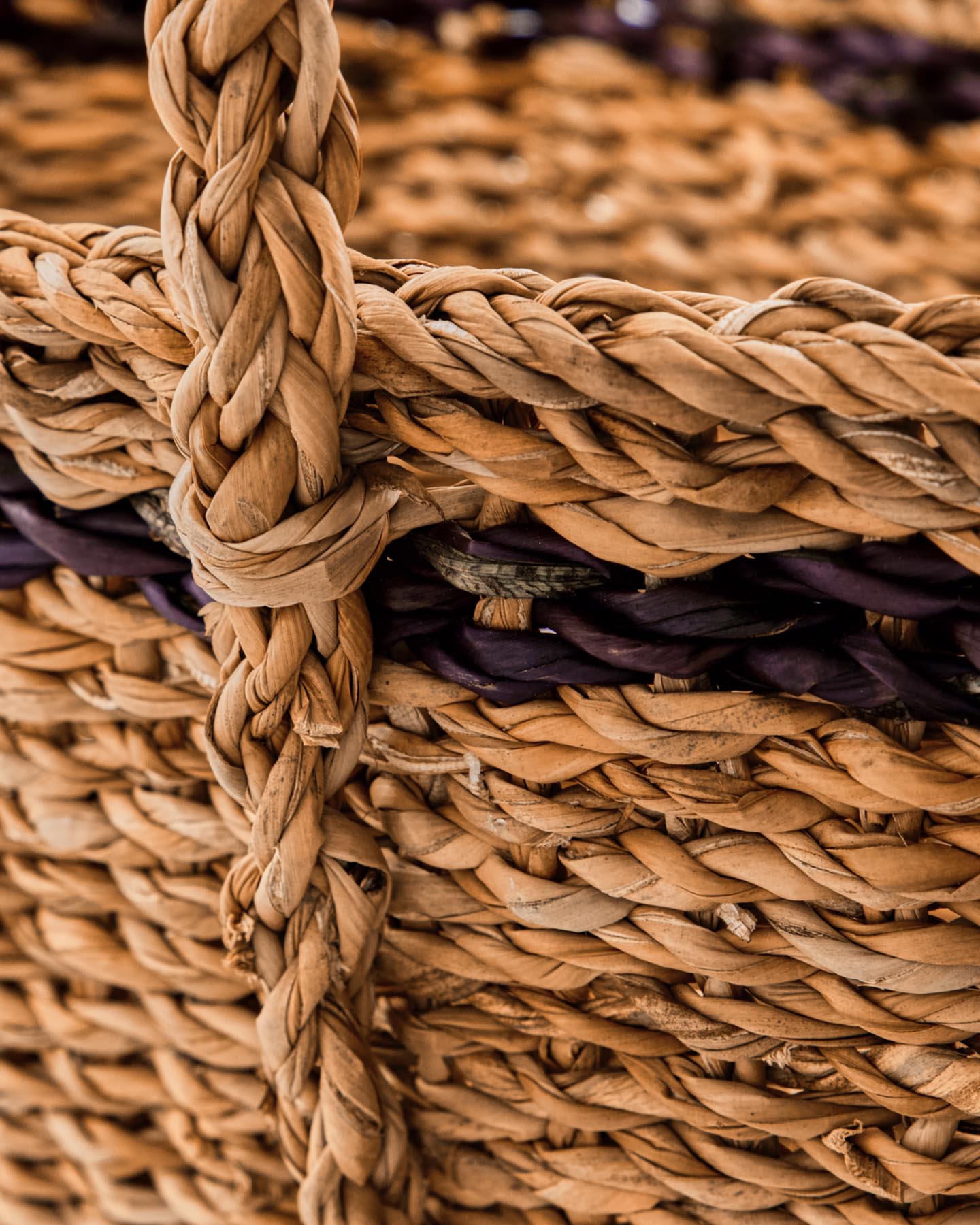 Verleihen Sie Ihrem Zuhause mit den handgefertigten Körben HDLaine von House Doctor einen Hauch von Natur und Stil – ideal für jede Aufbewahrung!