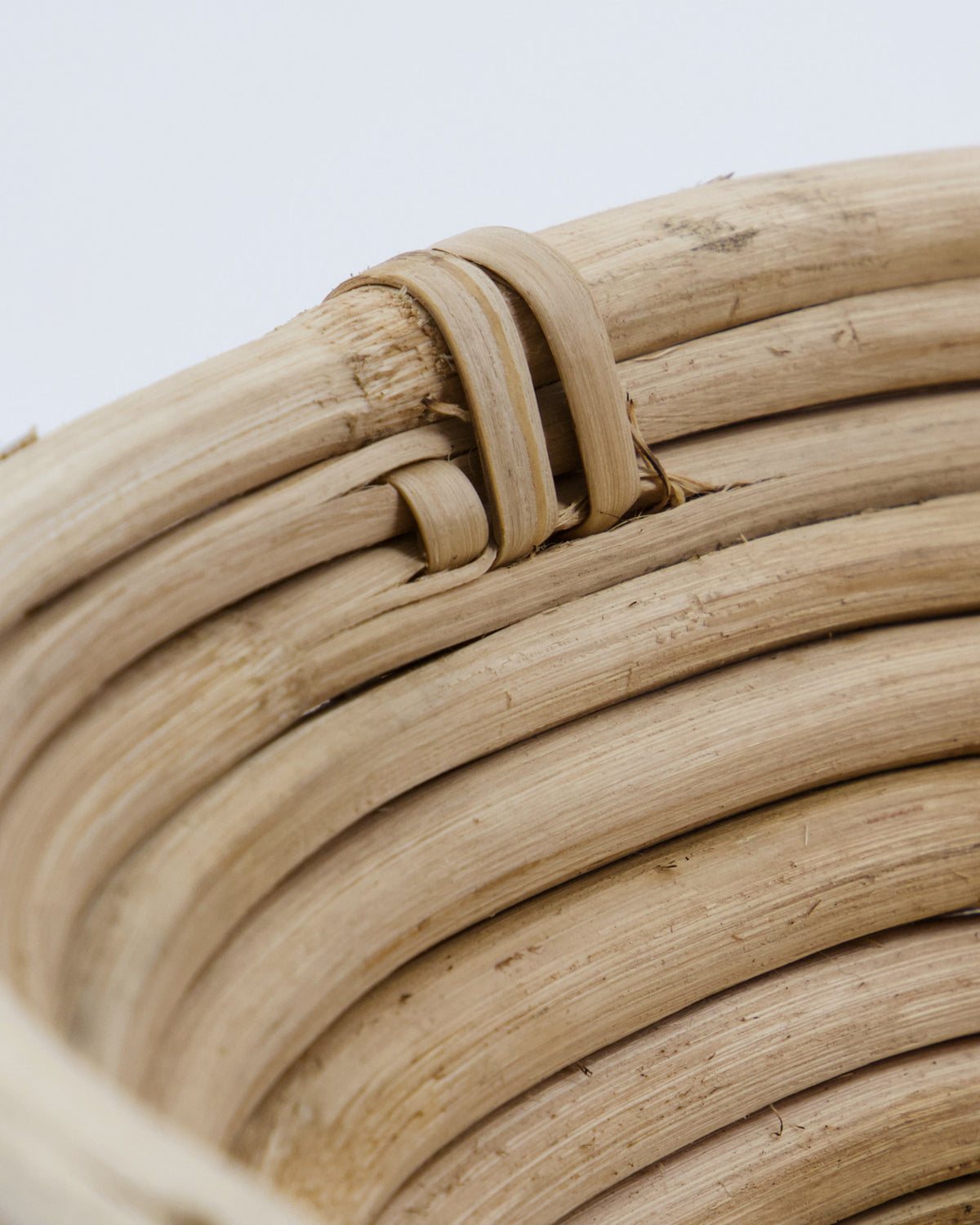 Naturfarbener Aufbewahrungskorb HDConical aus geflochtenem Rattan und Bambus