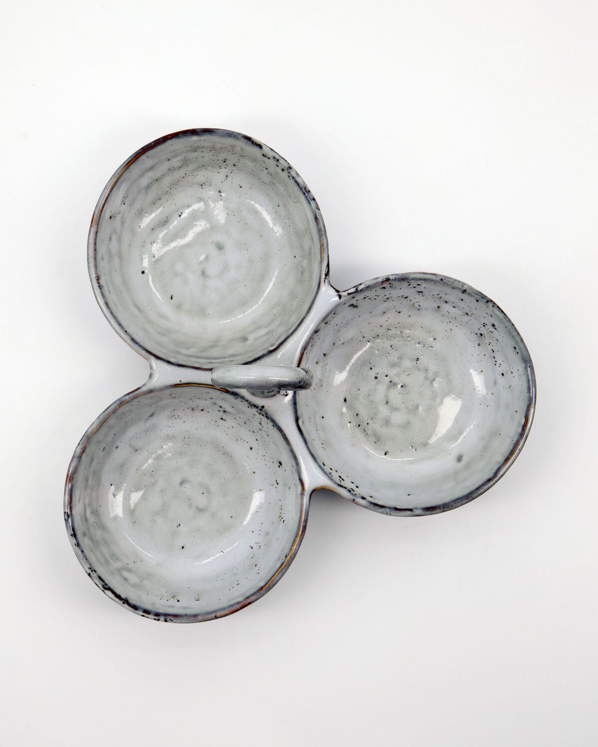 Serving bowls HDRustic: drei verbundene Steinzeug-Schälchen in Grau-Blau mit Mittelgriff