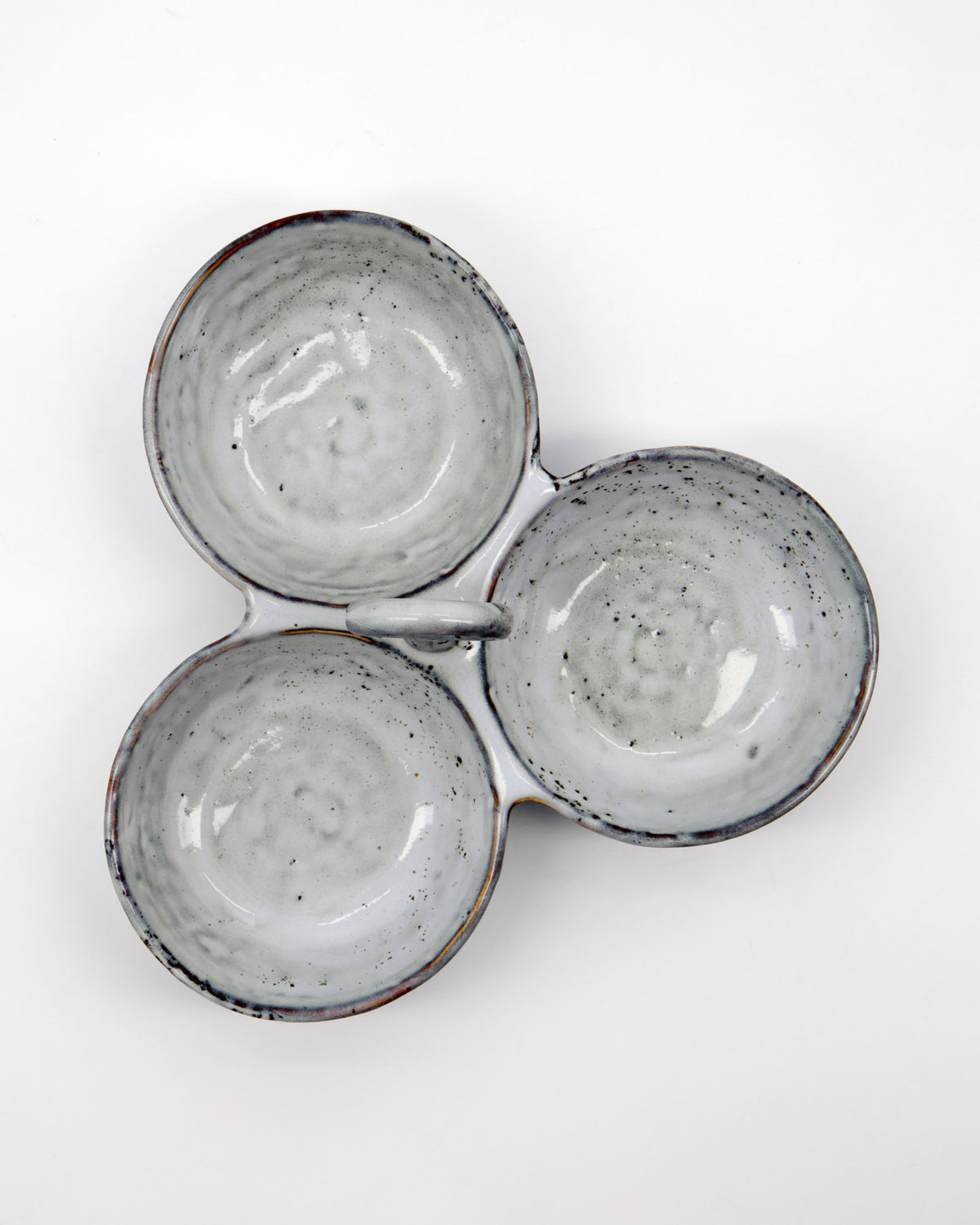 Serving bowls HDRustic: drei verbundene Steinzeug-Schälchen in Grau-Blau mit Mittelgriff