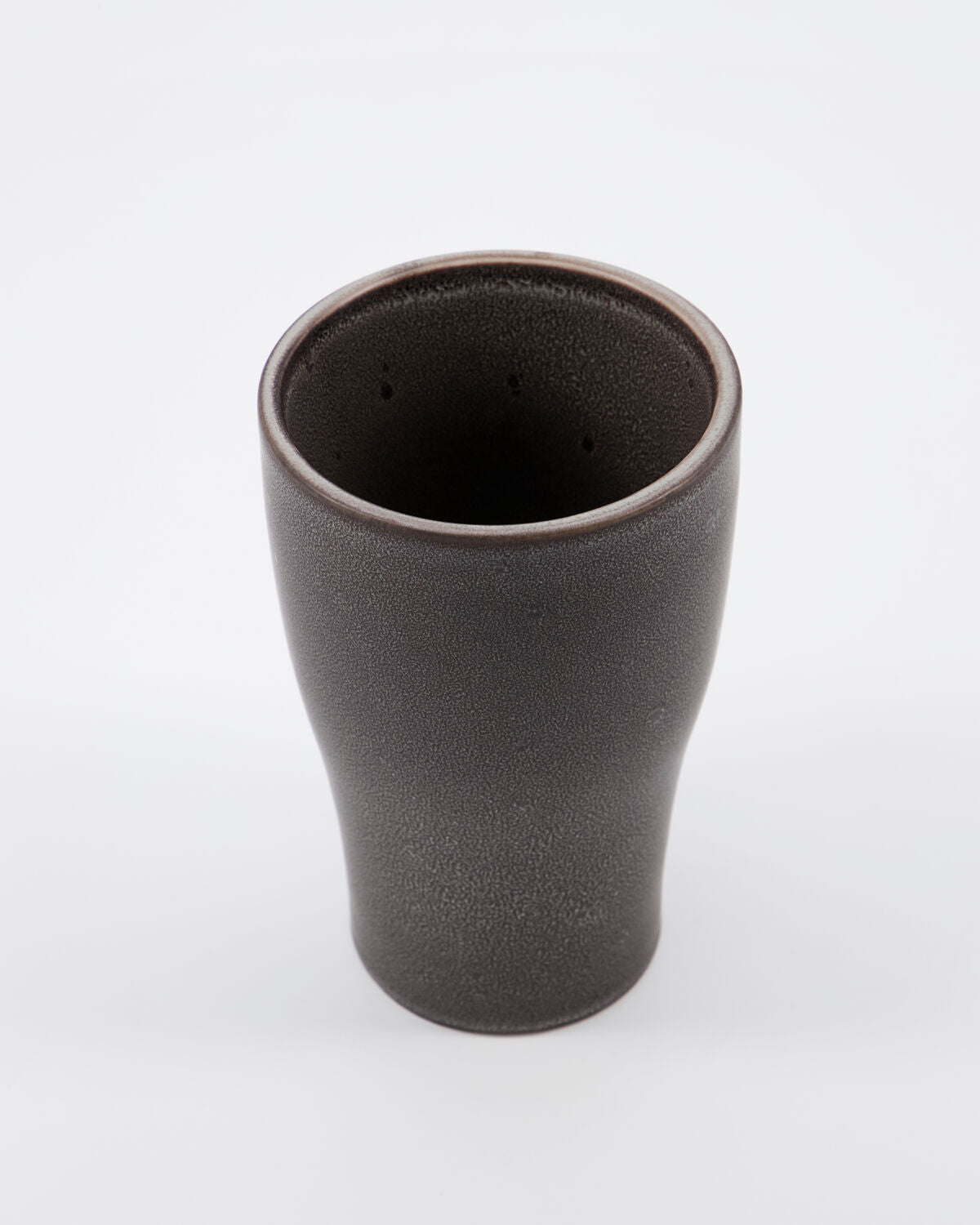 Thermobecher, Liss in Dunkelgrau präsentiert im Onlineshop von KAQTU Design AG. Tasse ist von House Doctor