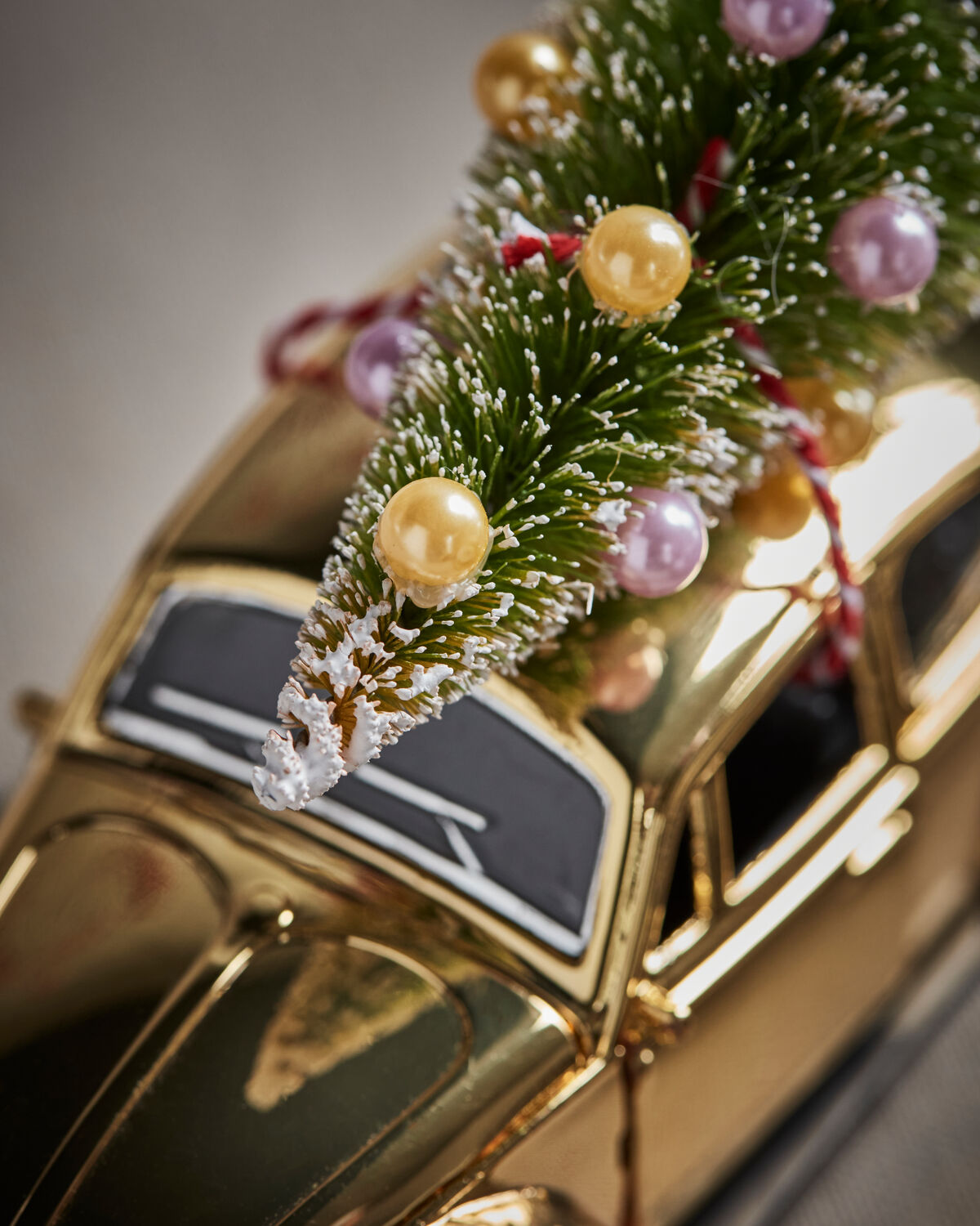Dekoration, HDXmas car, Gold in Gold präsentiert im Onlineshop von KAQTU Design AG. Weihnachtsdekoration ist von House Doctor