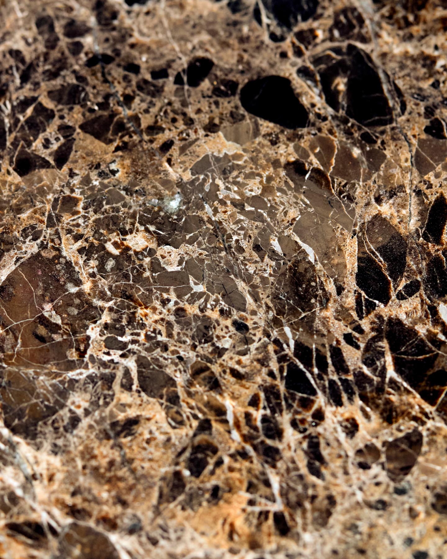 Verleihen Sie Ihrem Bad mit der eleganten Klobürste HDAble in Braun von House Doctor einen luxuriösen Akzent. Aus massivem Marmor gefertigt, ist sie ein stilvolles Must-Have.