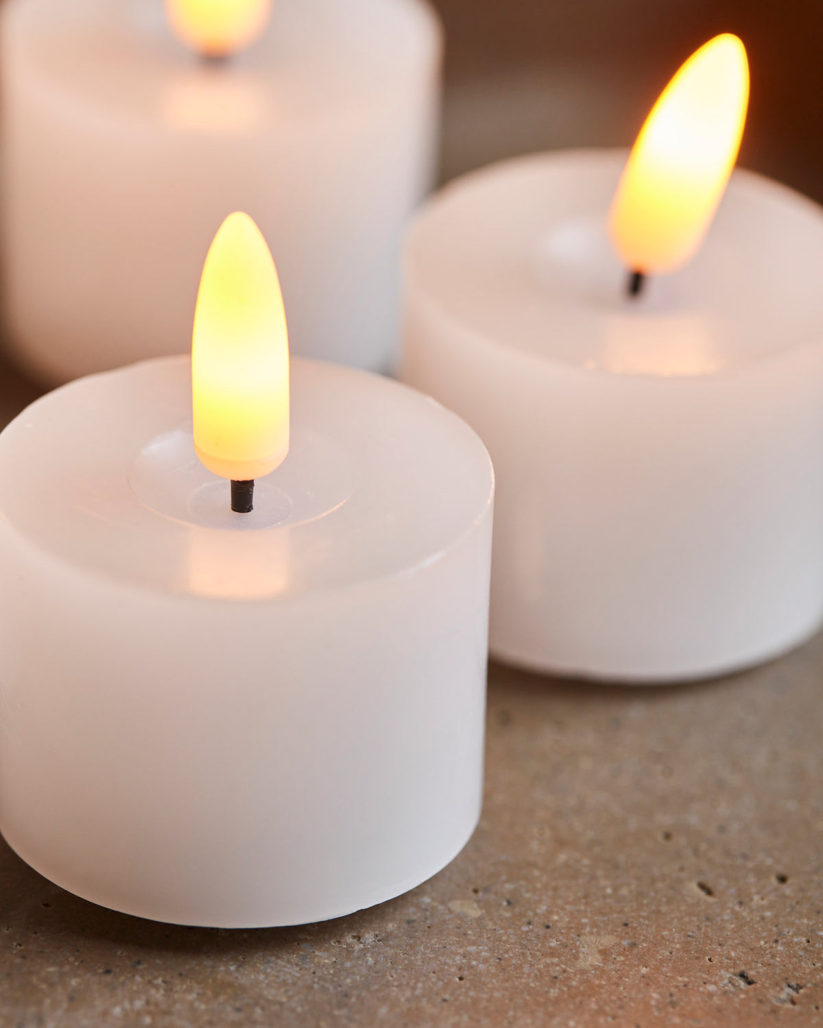 Kerze, LED in Weiß präsentiert im Onlineshop von KAQTU Design AG. Kerzen ist von House Doctor