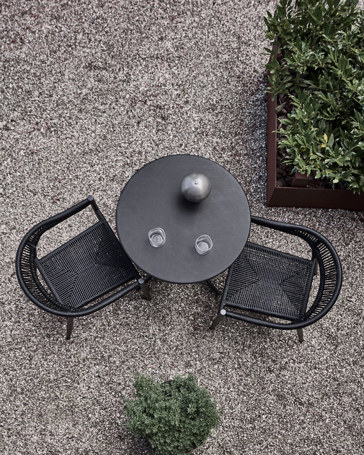Tisch, HDHelo, Schwarz in Schwarz präsentiert im Onlineshop von KAQTU Design AG. Gartentisch ist von House Doctor