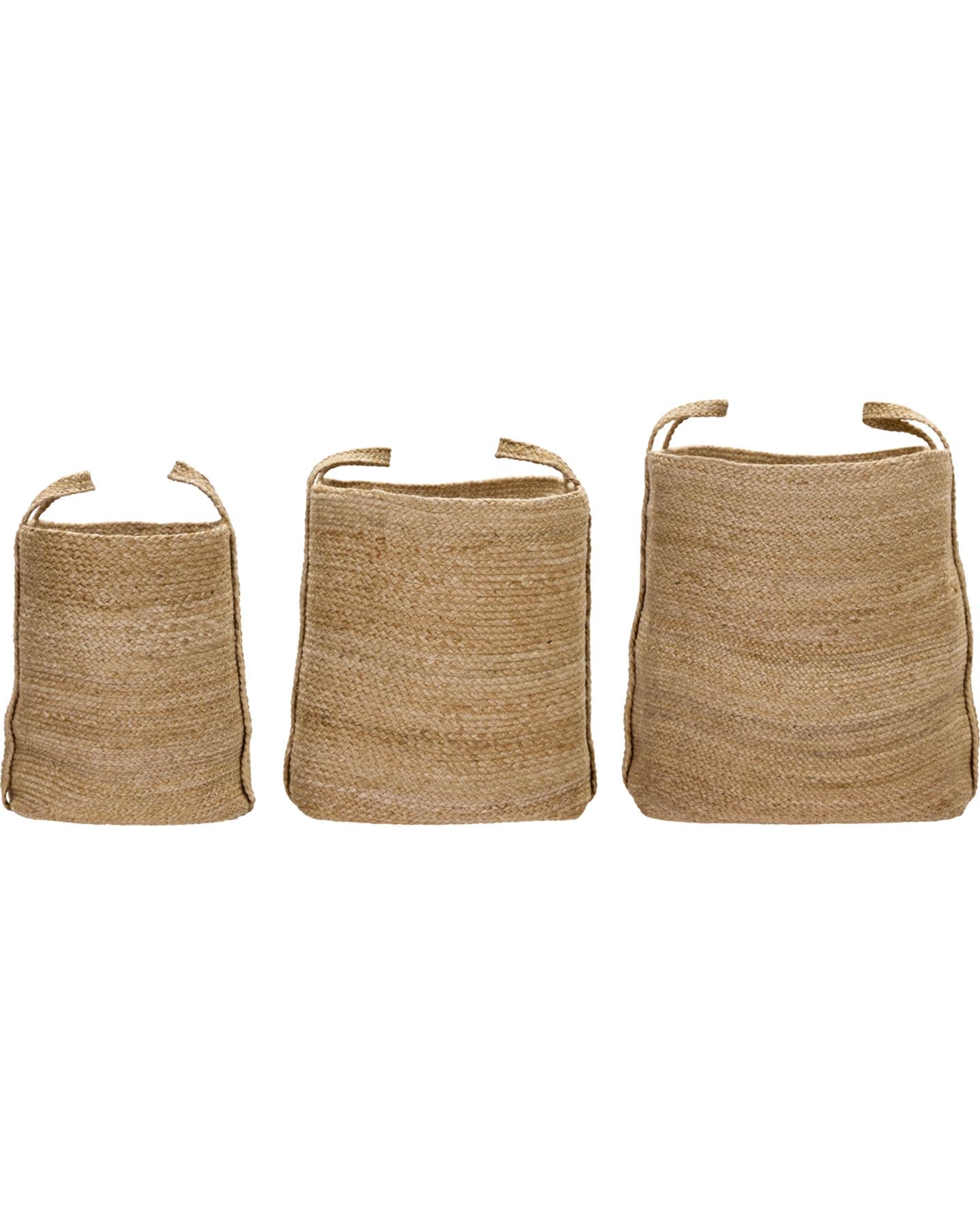 Entdecken Sie den stilvollen Aufbewahrungskorb HDStella von House Doctor. Handgefertigt aus Jute, ideal für Ordnung und Gemütlichkeit.