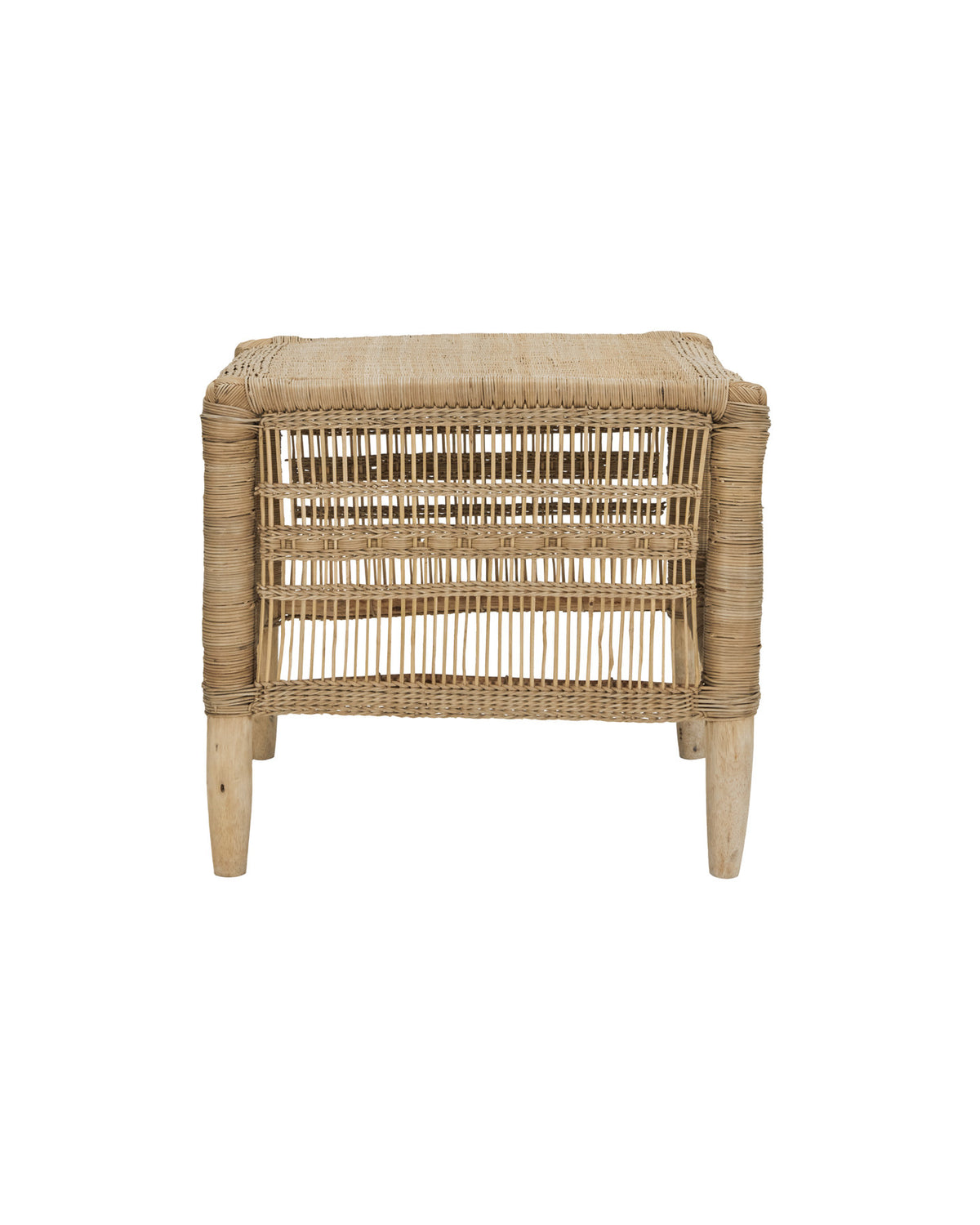 Quadratischer Hocker HDRika in Natur, gefertigt aus geflochtenem Rattan und Eukalyptusholz