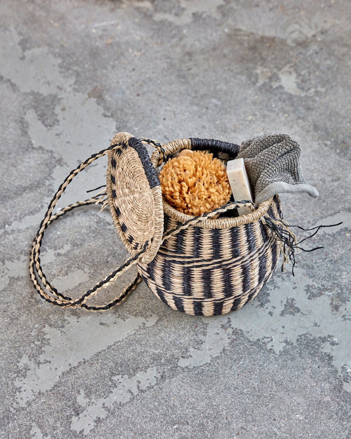 Aufbewahrungskorb, HDIsa, Natur,Schwarz in Natur, Schwarz präsentiert im Onlineshop von KAQTU Design AG. Aufbewahrungskorb ist von House Doctor
