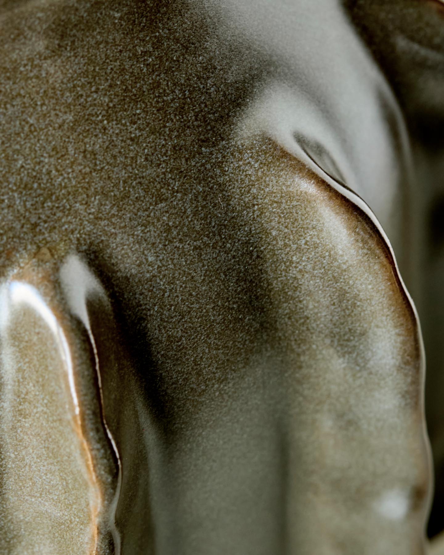 Entdecken Sie die einzigartige Vase HDCactus in Dunkelgrün von House Doctor – ein handgefertigtes Kunstwerk, das jeden Raum bereichert!