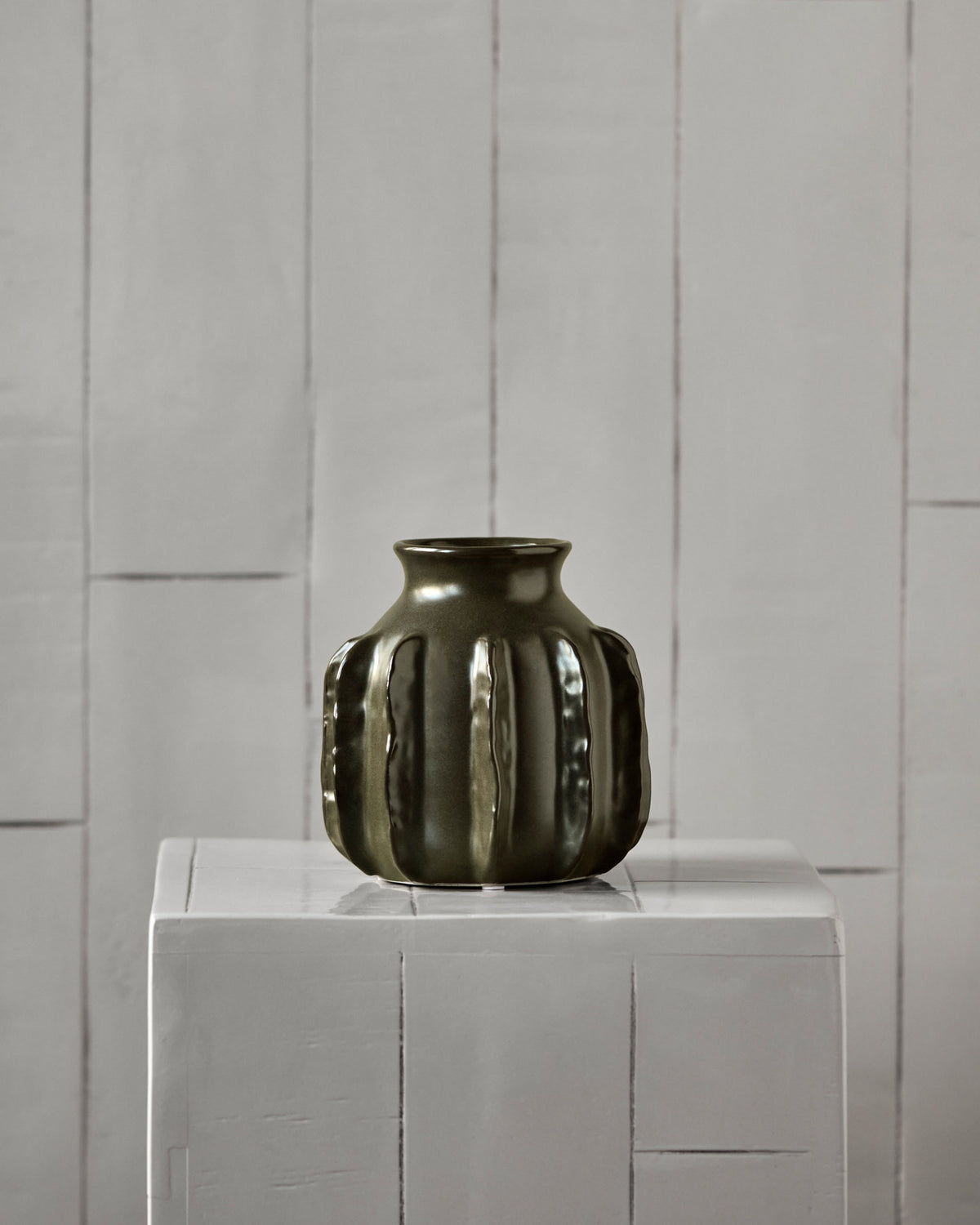 Vase, HDCactus, Dunkelgrün in Dunkelgrün präsentiert im Onlineshop von KAQTU Design AG. Vase ist von House Doctor