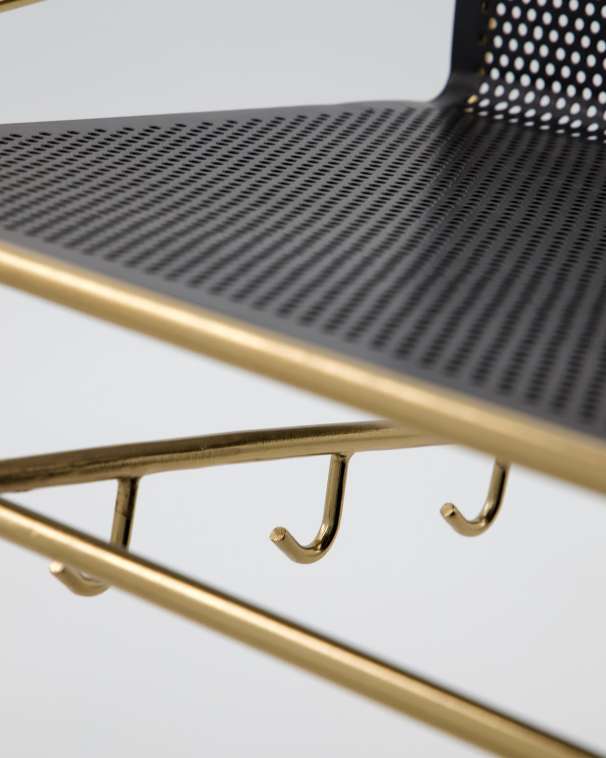 Regal, HDWally, Antikes Messing-Finish,Schwarz in Antikes Messing-Finish, Schwarz präsentiert im Onlineshop von KAQTU Design AG. Wandregal ist von House Doctor