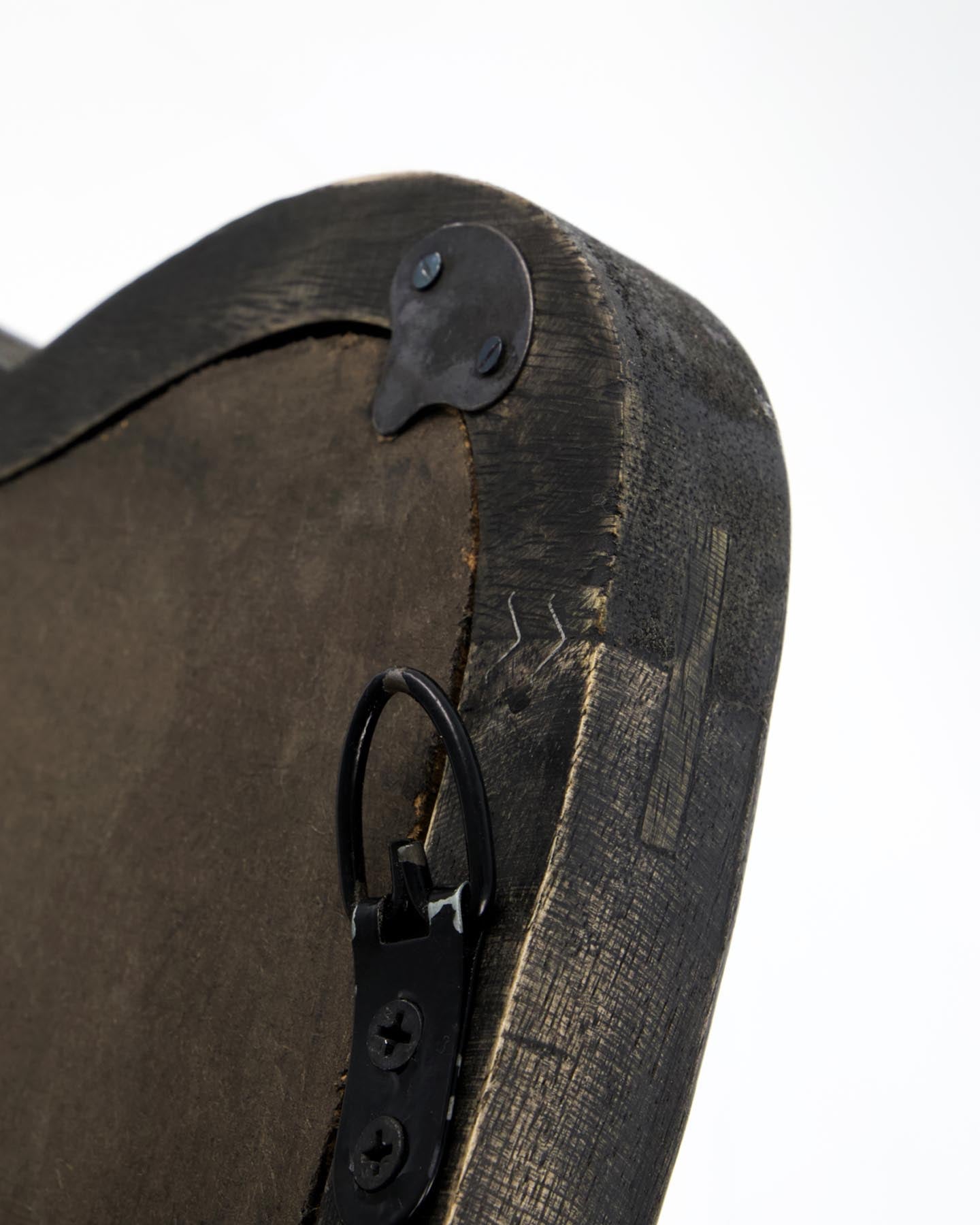 Stilvoller Spiegel HDJamp von House Doctor in elegantem Schwarz. Handgefertigter Mangoholzrahmen mit einzigartigem Design für jeden Raum.