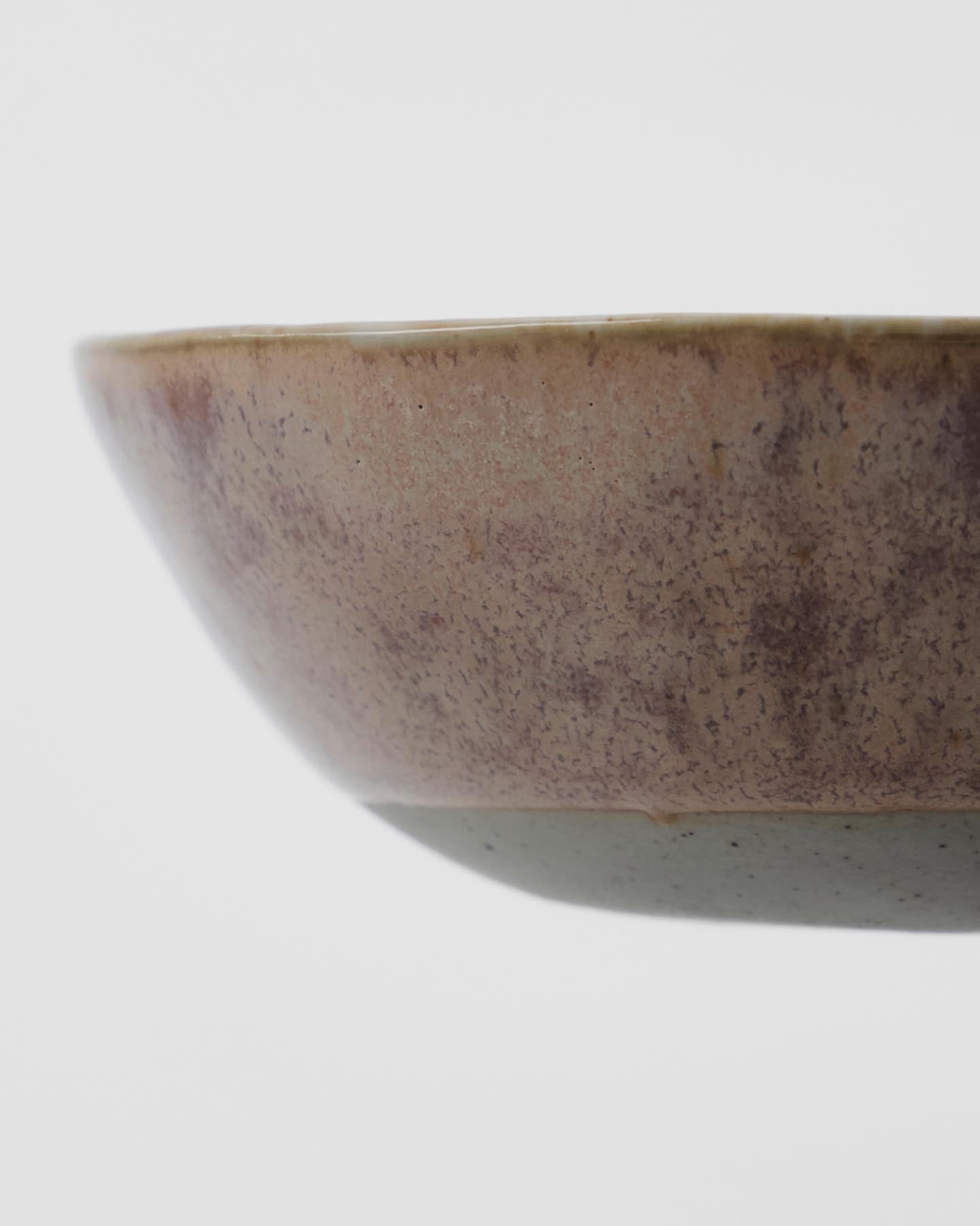 Entdecken Sie die handgefertigten Schalen HDVida Rose von House Doctor – stilvoll, vielseitig und perfekt für jeden Anlass.