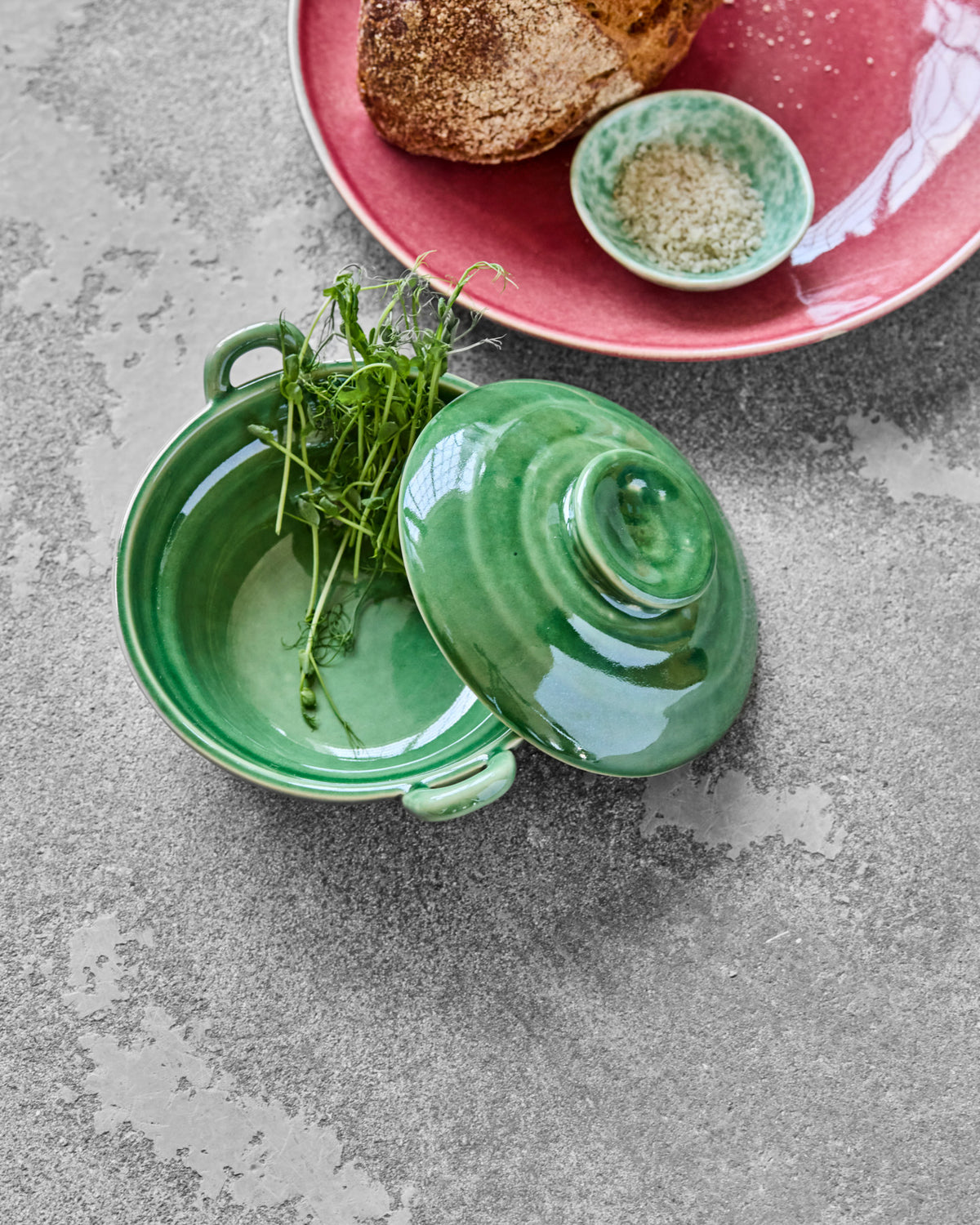 Glas m. Deckel, HDDiva, Grün in Grün präsentiert im Onlineshop von KAQTU Design AG. Küchenhelfer ist von House Doctor