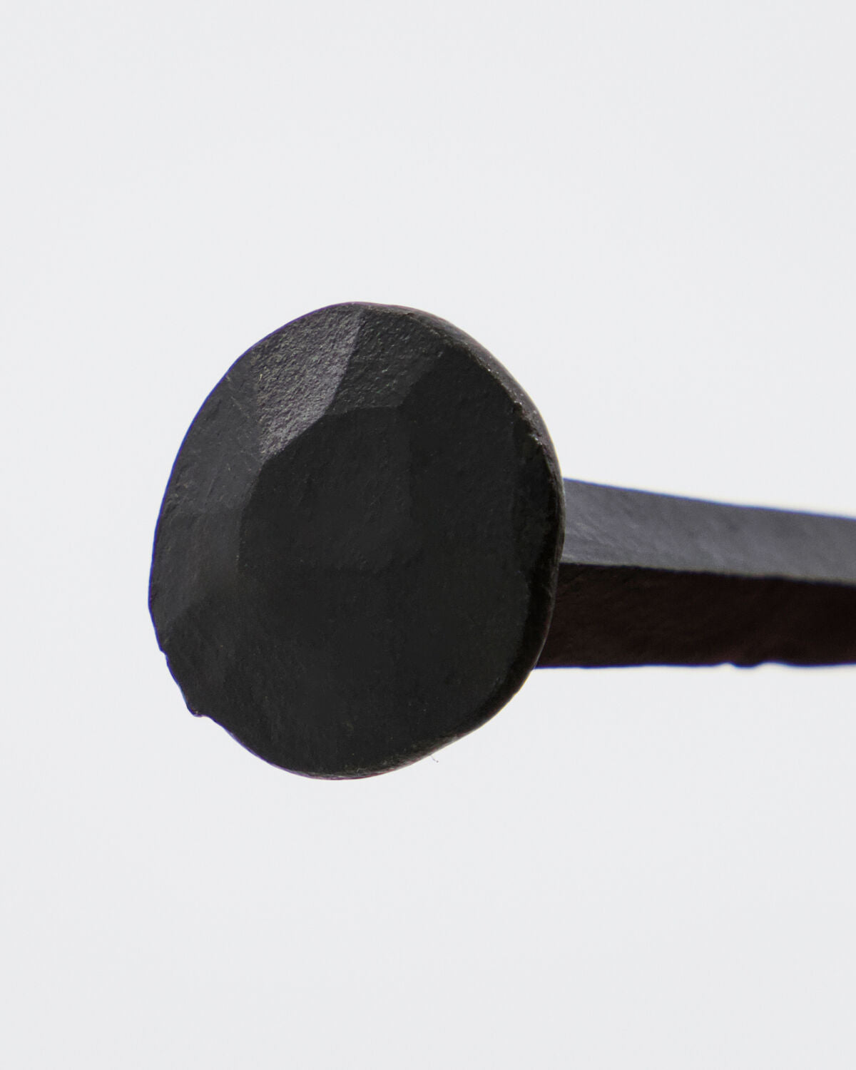 Nagelhaken, HDWall, Schwarz in Schwarz präsentiert im Onlineshop von KAQTU Design AG. Kleiderhaken ist von House Doctor