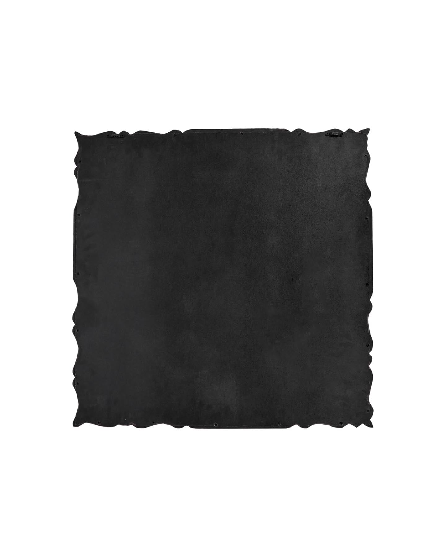 Der HDCarve Spiegel von House Doctor ist ein handgefertigtes Unikat aus recyceltem Holz, das mit seiner organischen Form jedem Raum Charakter verleiht.