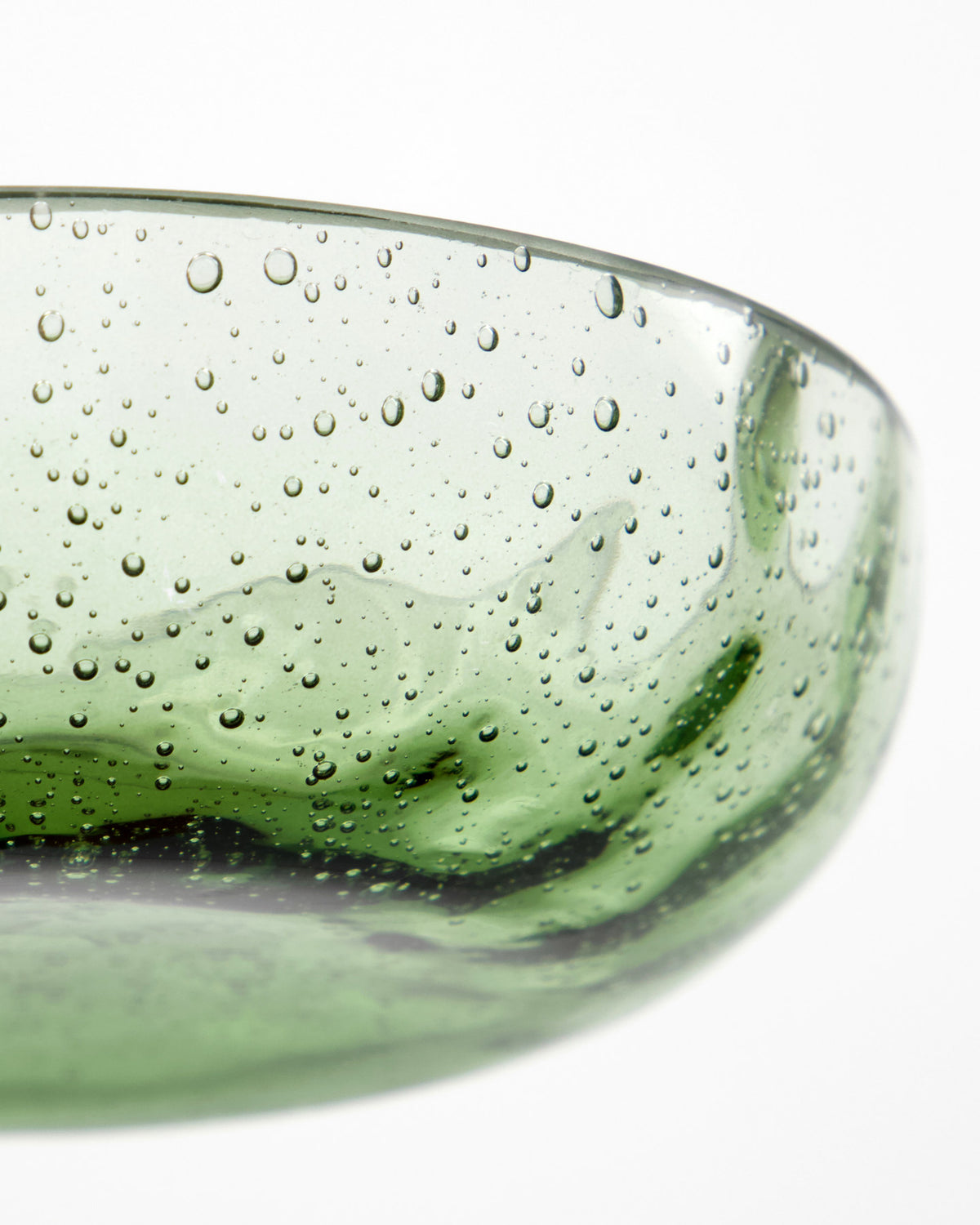 Grüne Seifenschale HDWah aus transparentem Glas mit Luftblasen und weich geschwungener Form